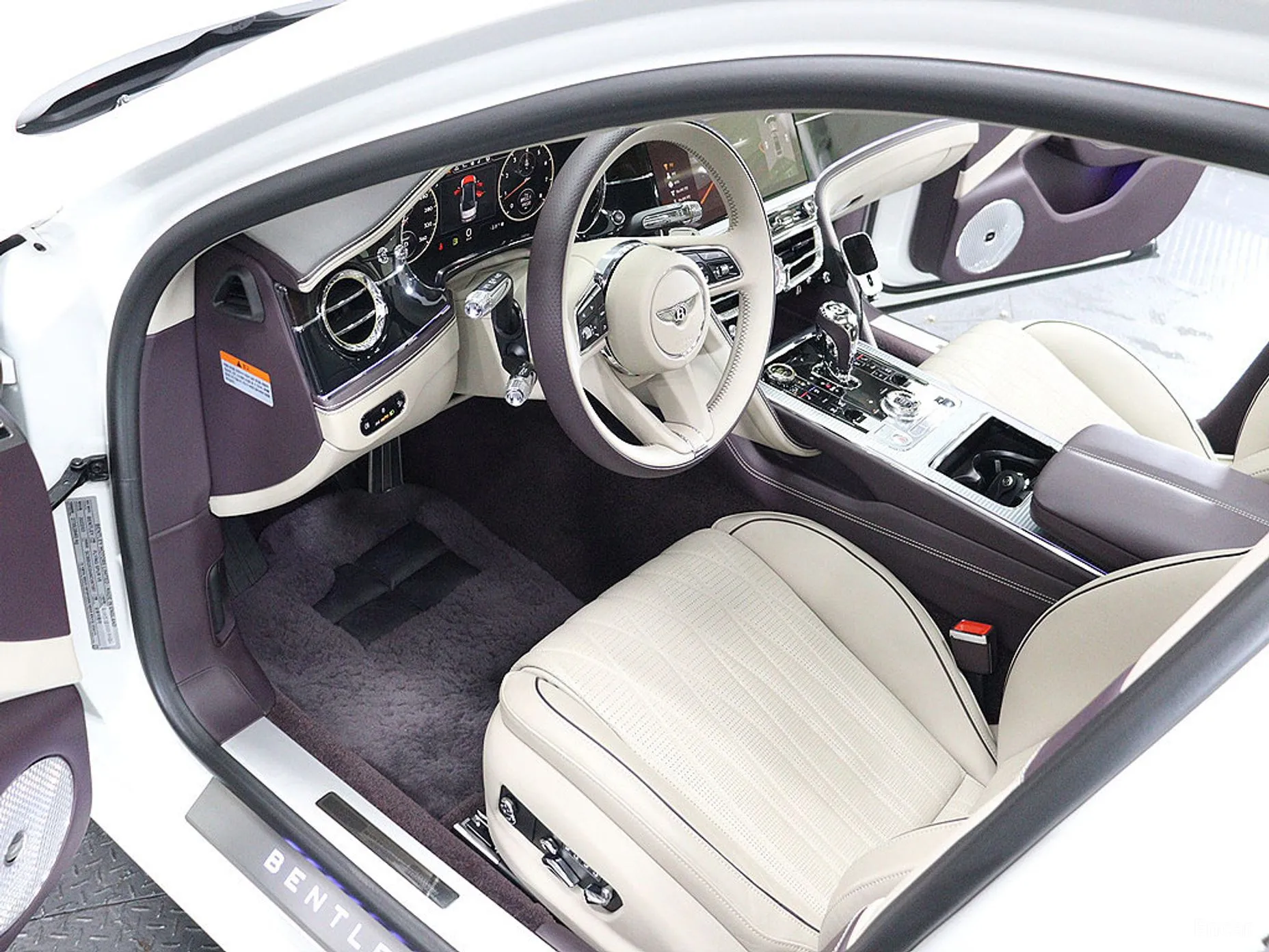Bentley Flying Spur 3rd Generation превью 15