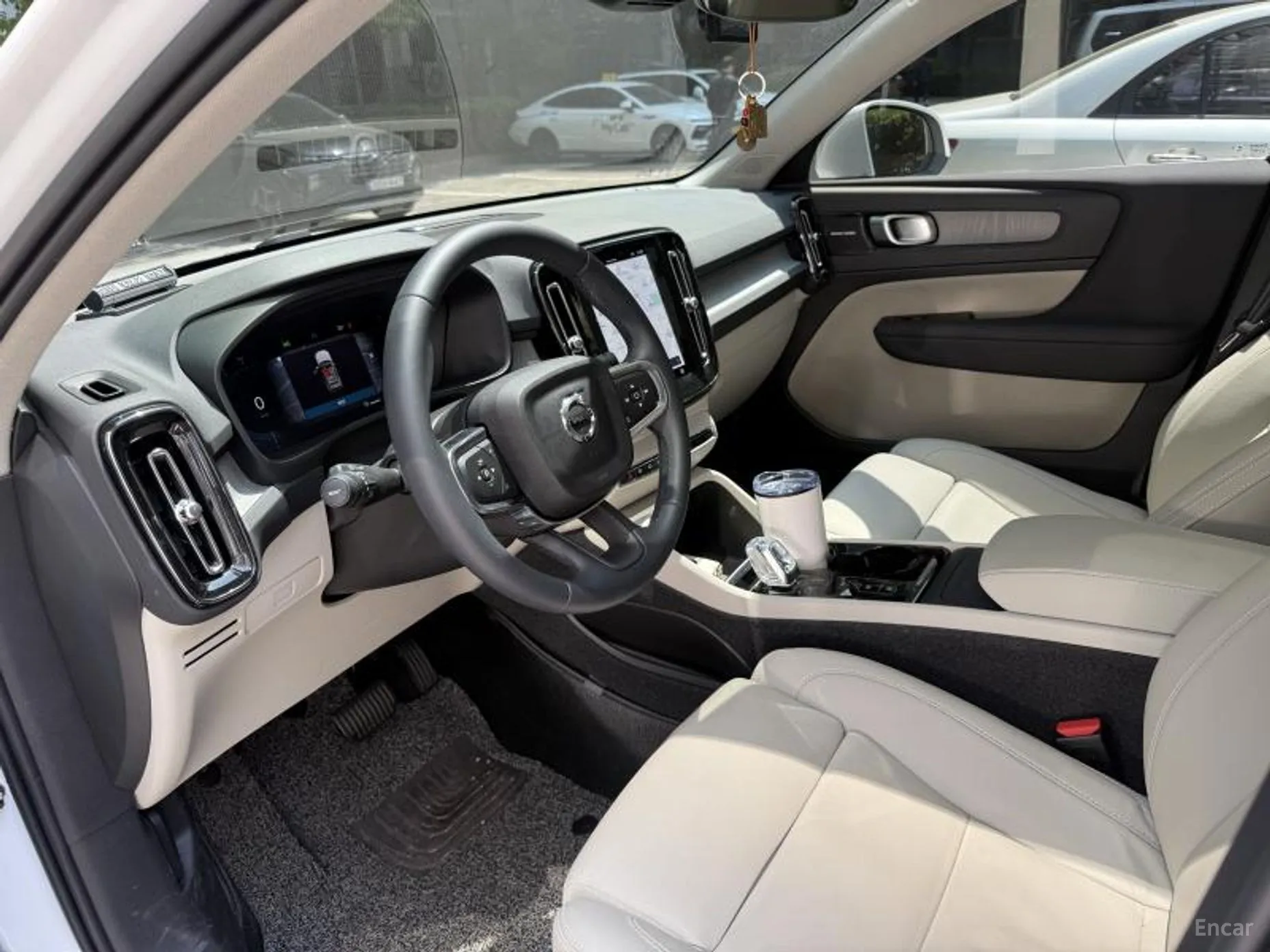 Volvo XC40 превью 12