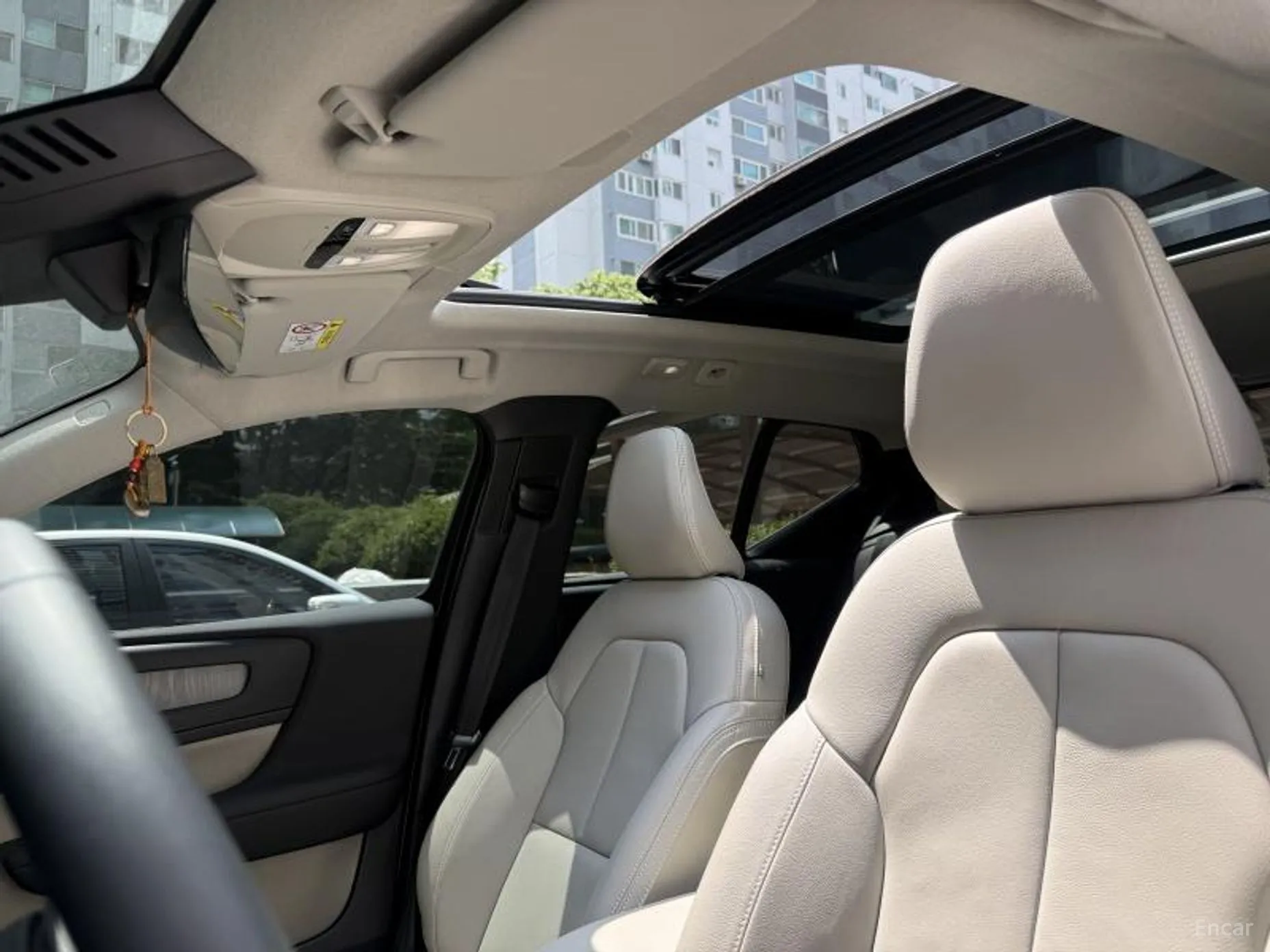 Volvo XC40 превью 15