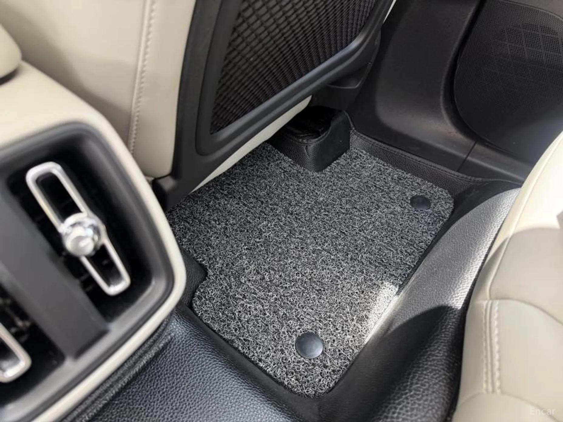 Volvo XC40 превью 18