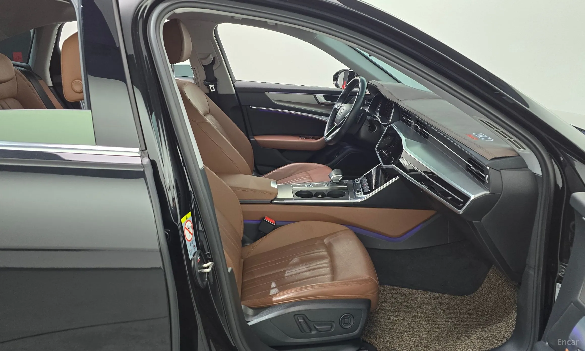 Audi A6 (C8) превью 11
