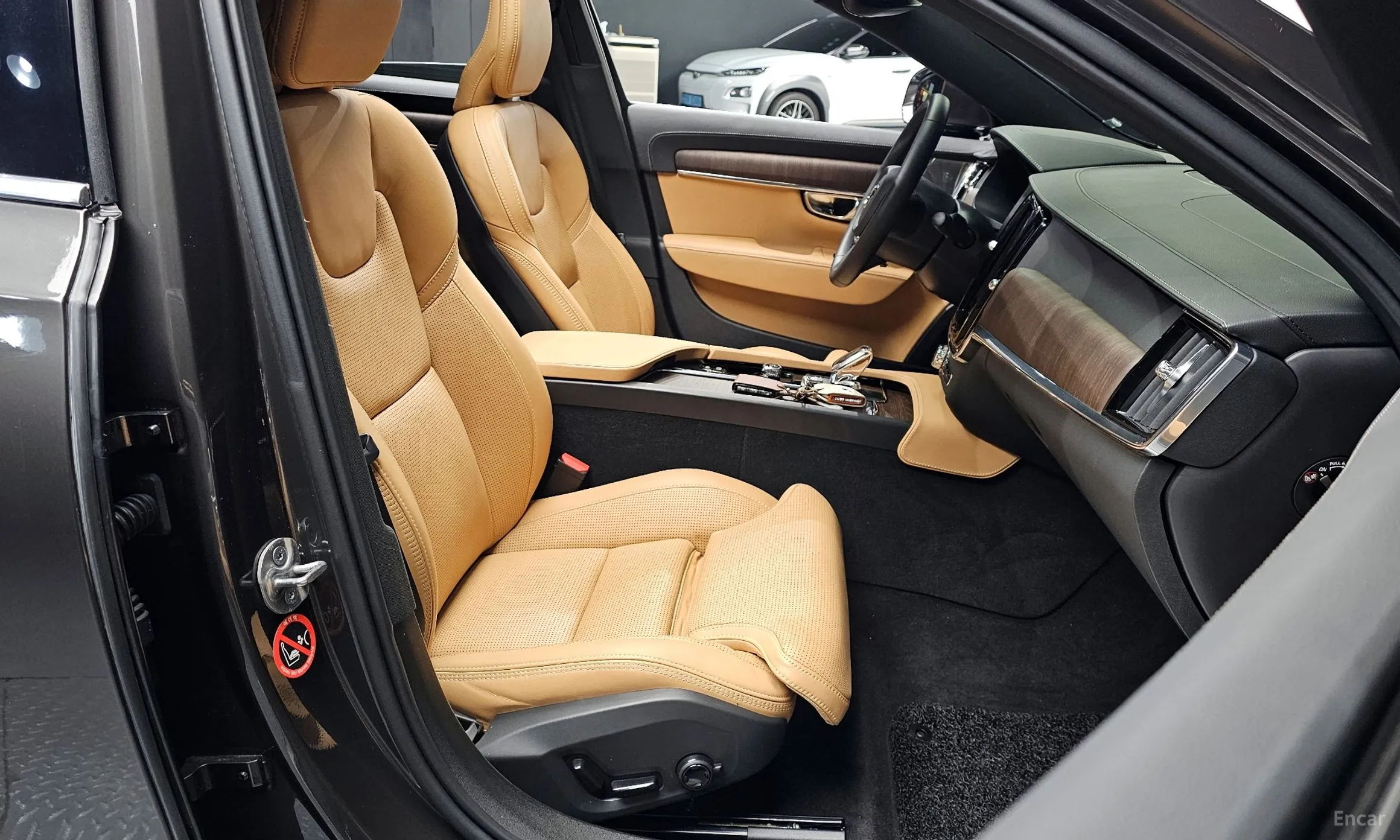 Volvo S90 превью 10