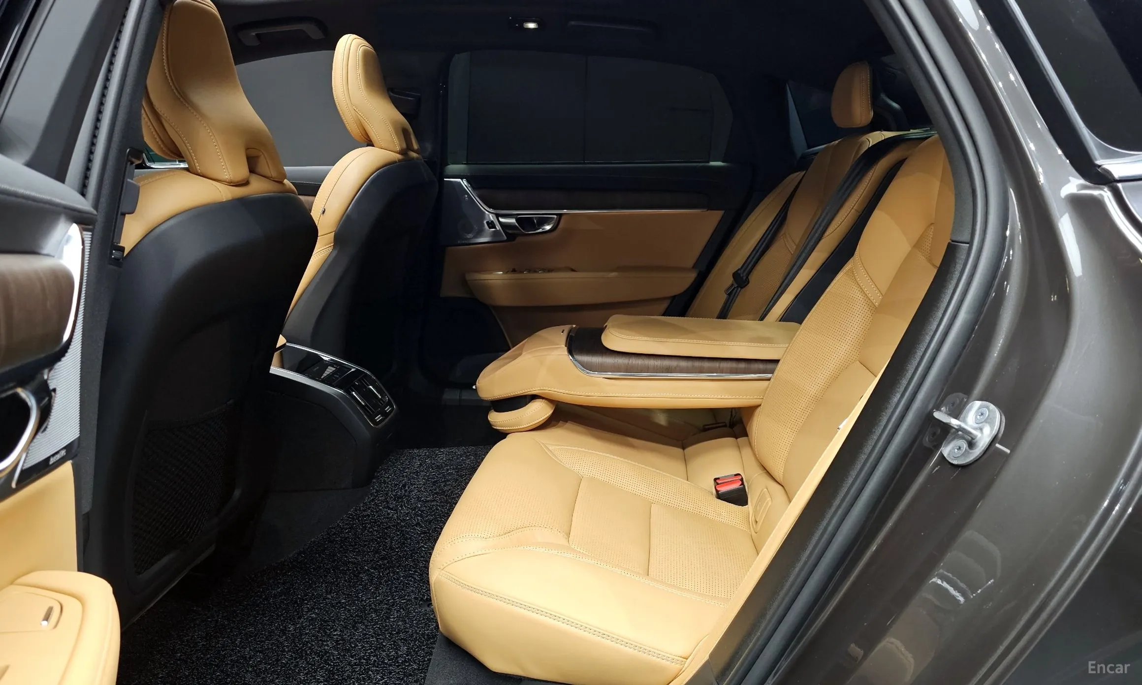 Volvo S90 превью 12