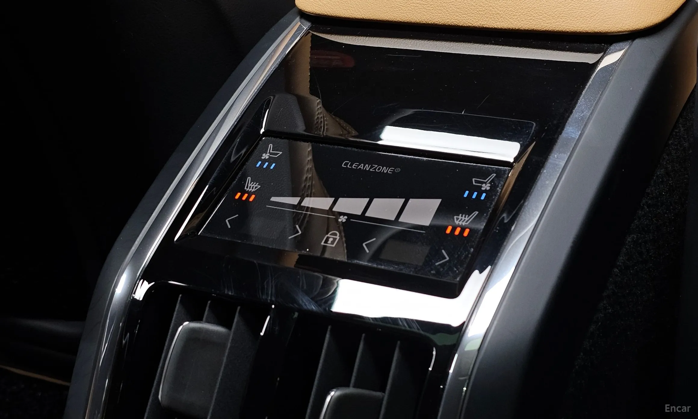 Volvo S90 превью 17