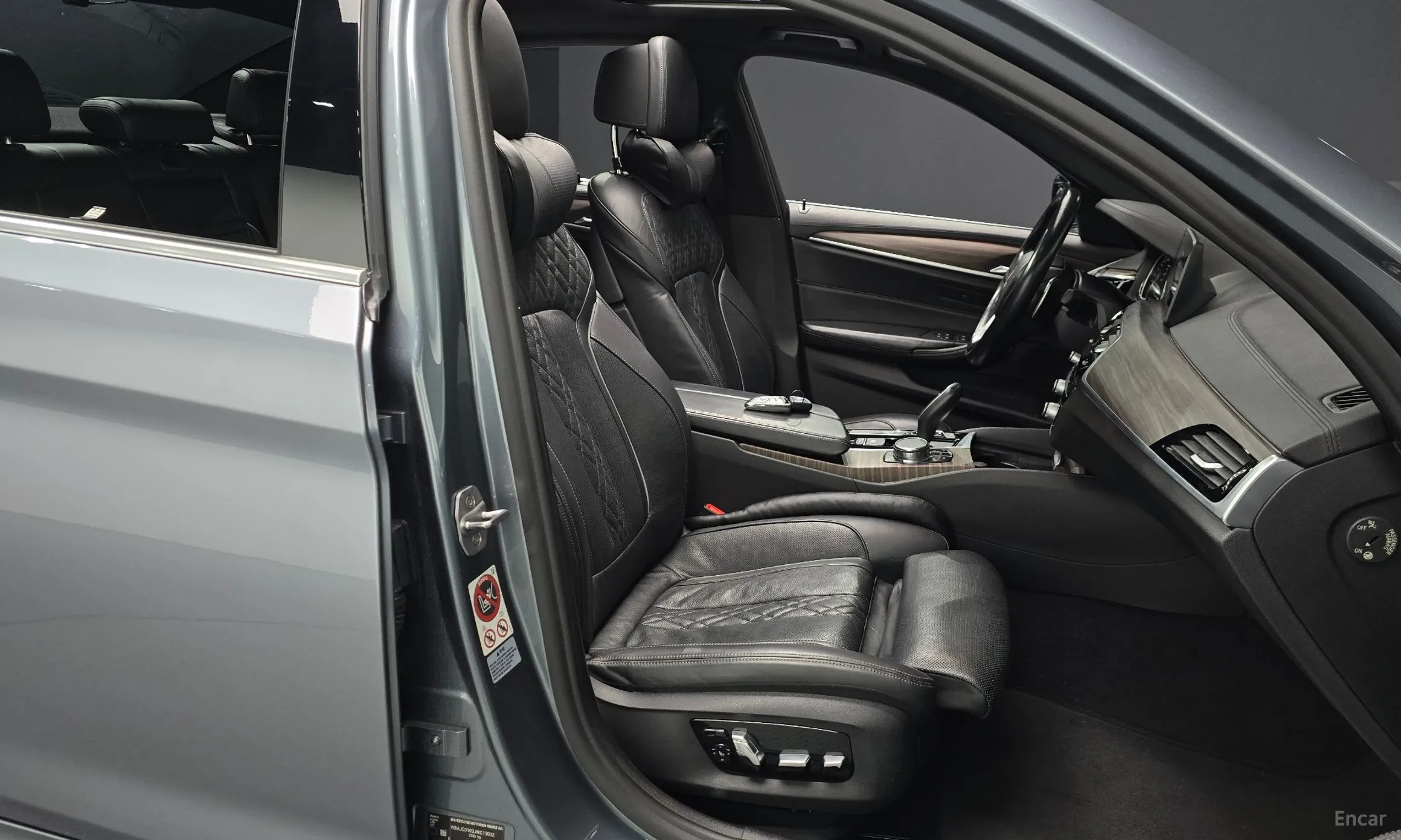 BMW 5 Series (G30) превью 10