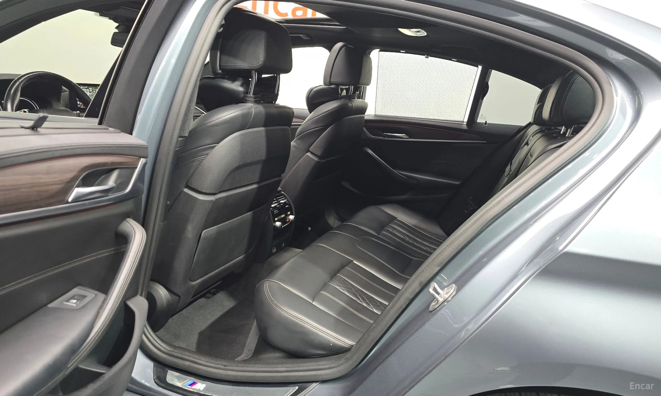 BMW 5 Series (G30) превью 12