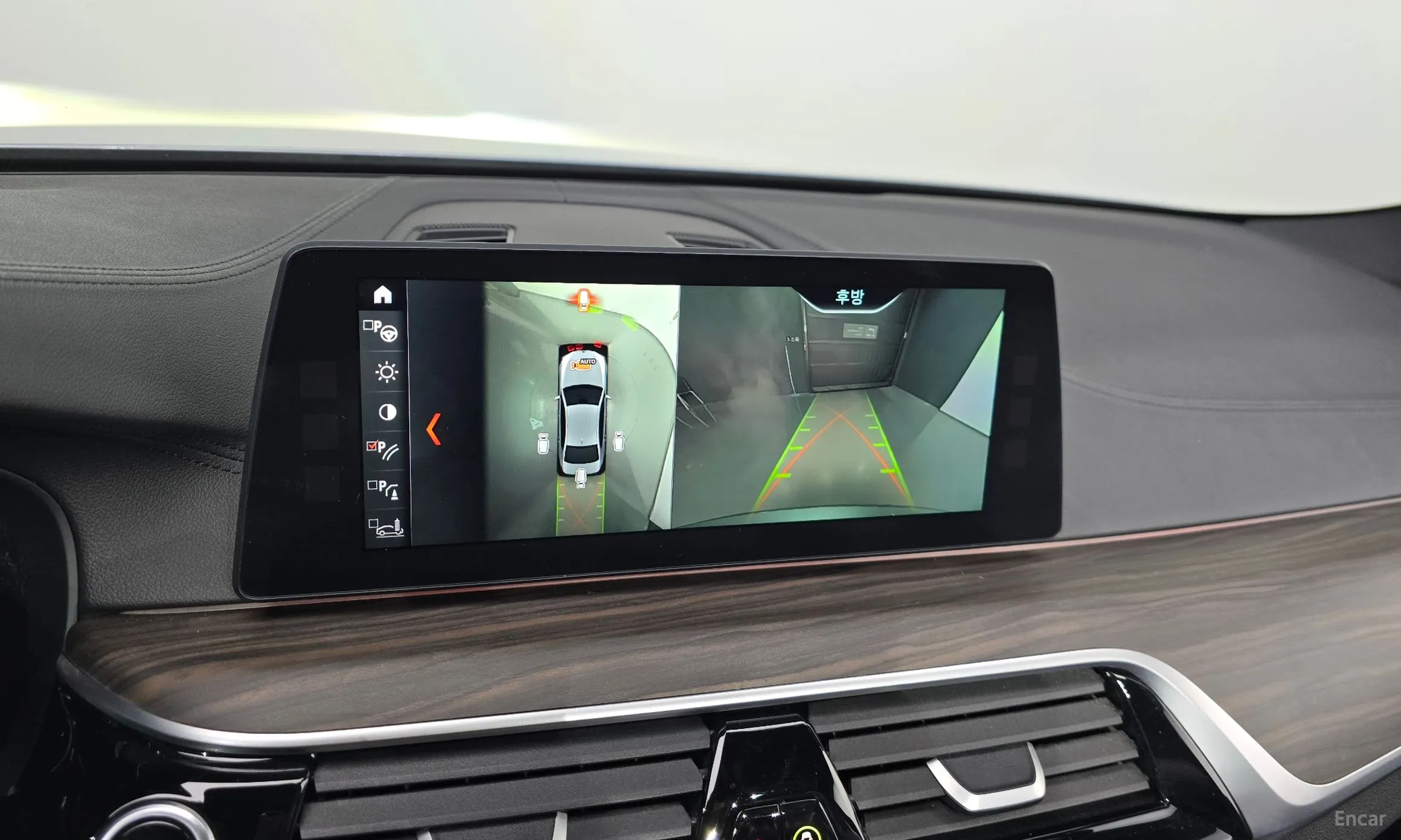 BMW 5 Series (G30) превью 16
