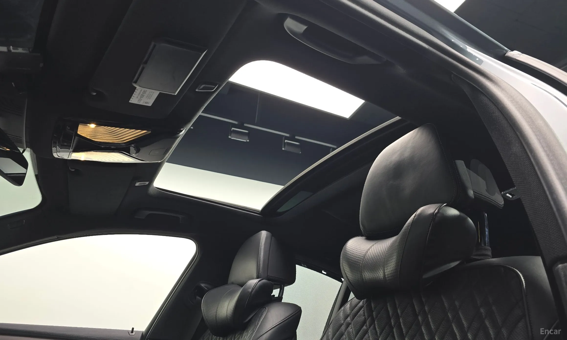 BMW 5 Series (G30) превью 19