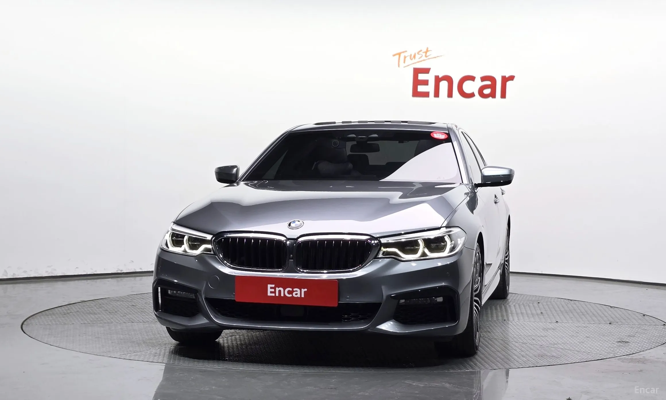 BMW 5 Series (G30) превью 3