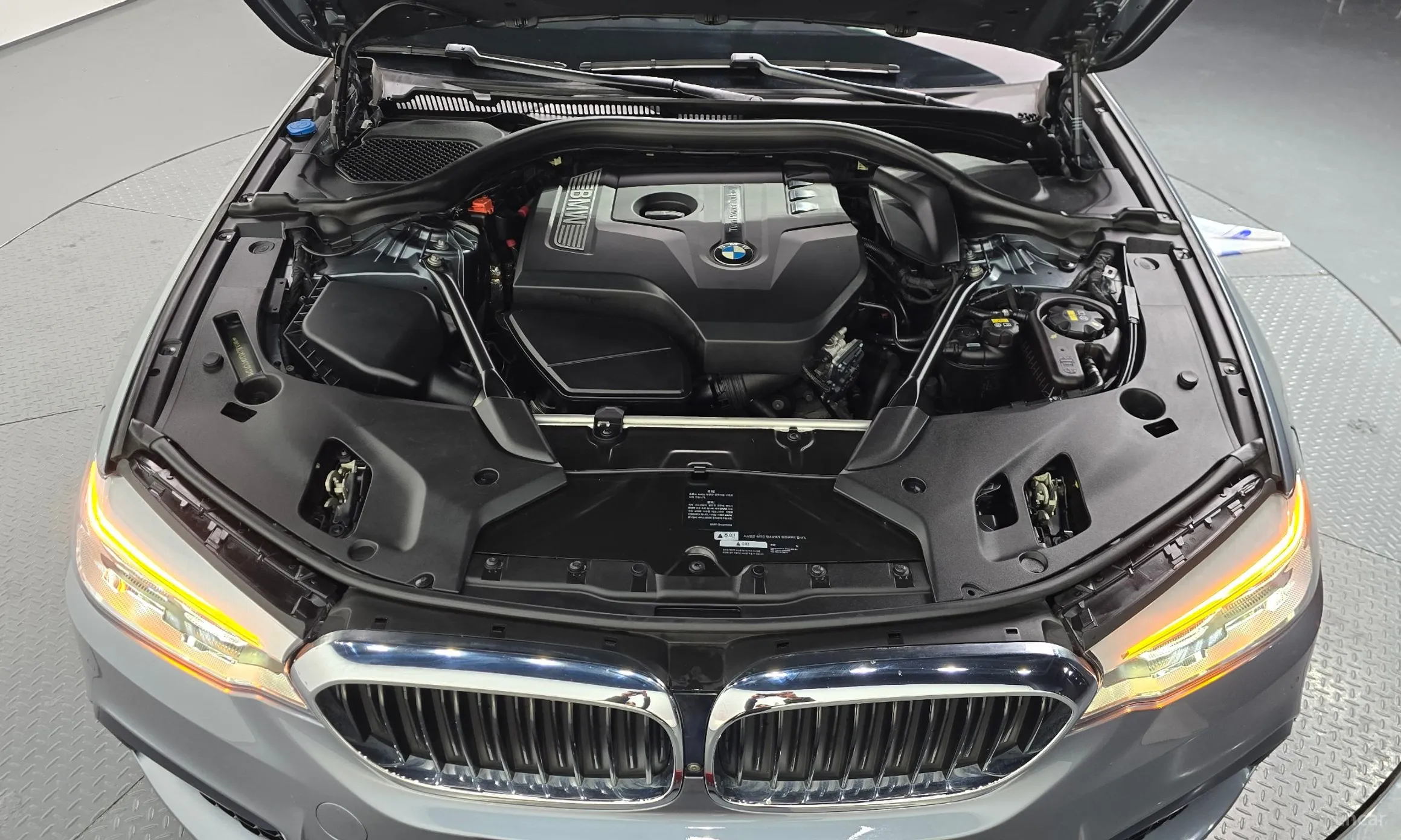 BMW 5 Series (G30) превью 6