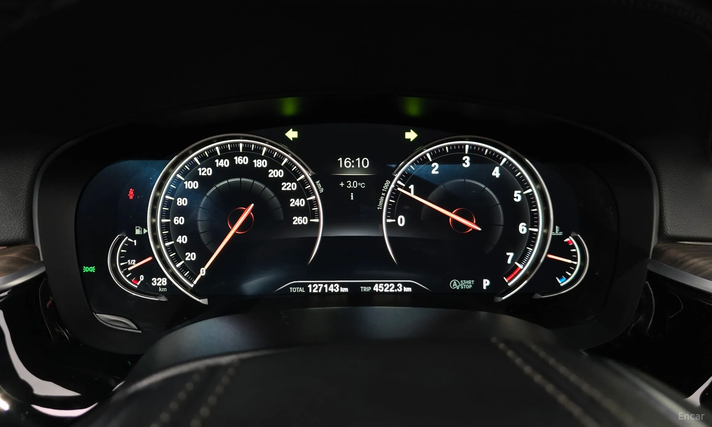 BMW 5 Series (G30) превью 8