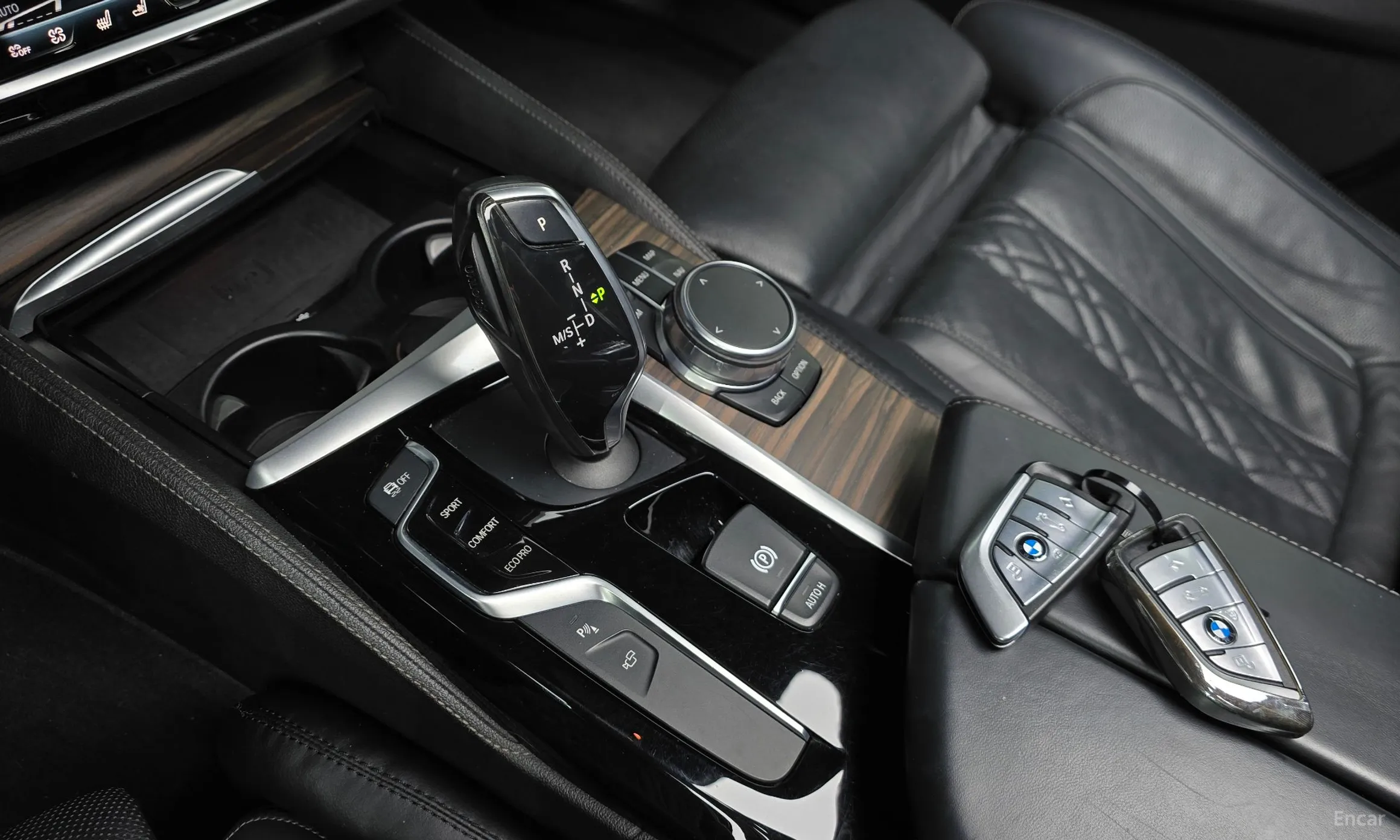 BMW 5 Series (G30) превью 9