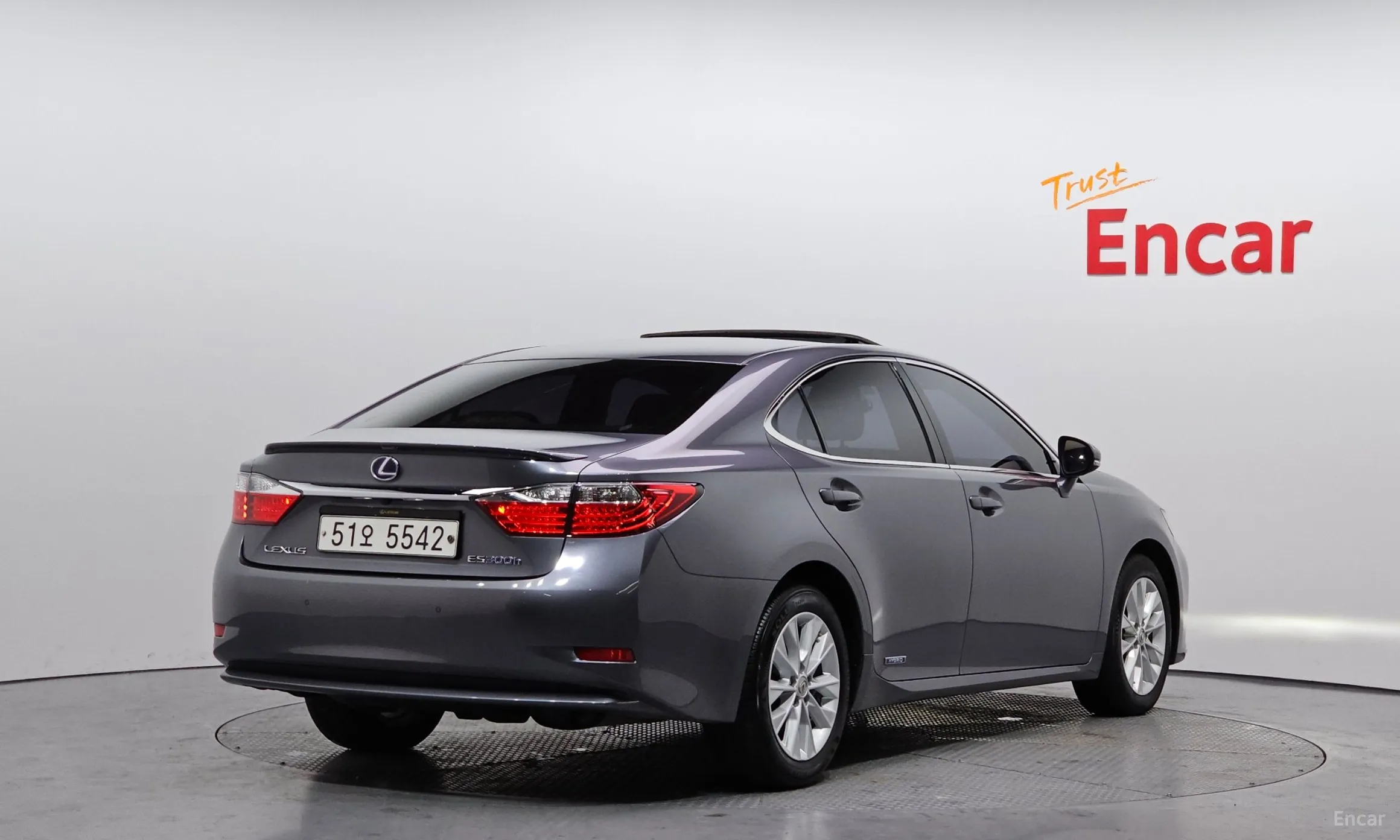 Lexus New ES300h