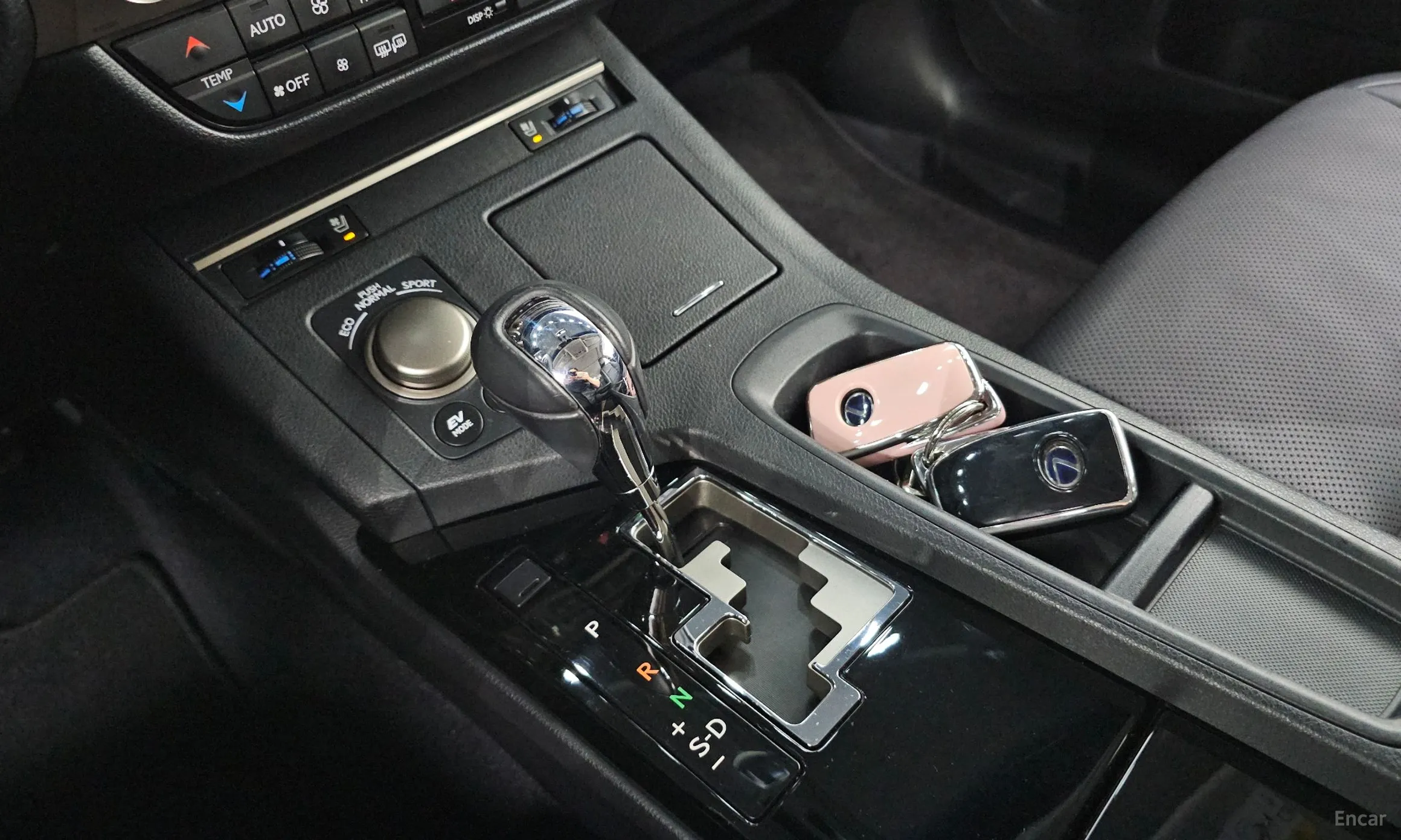 Lexus New ES300h превью 9
