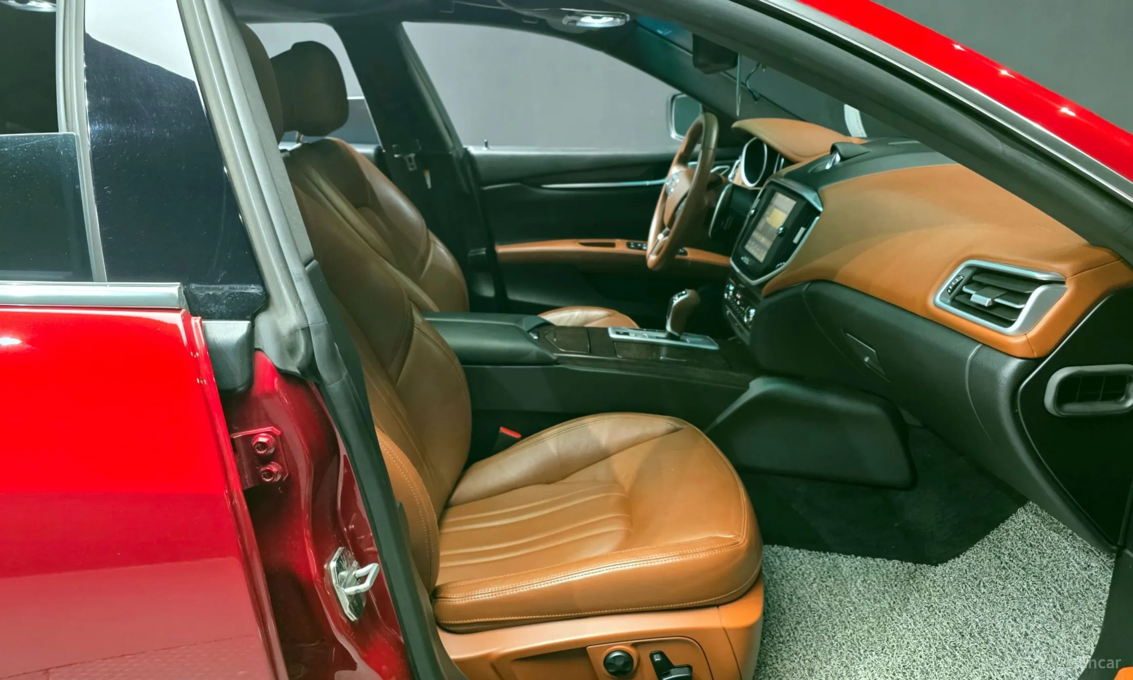 Maserati Ghibli превью 11