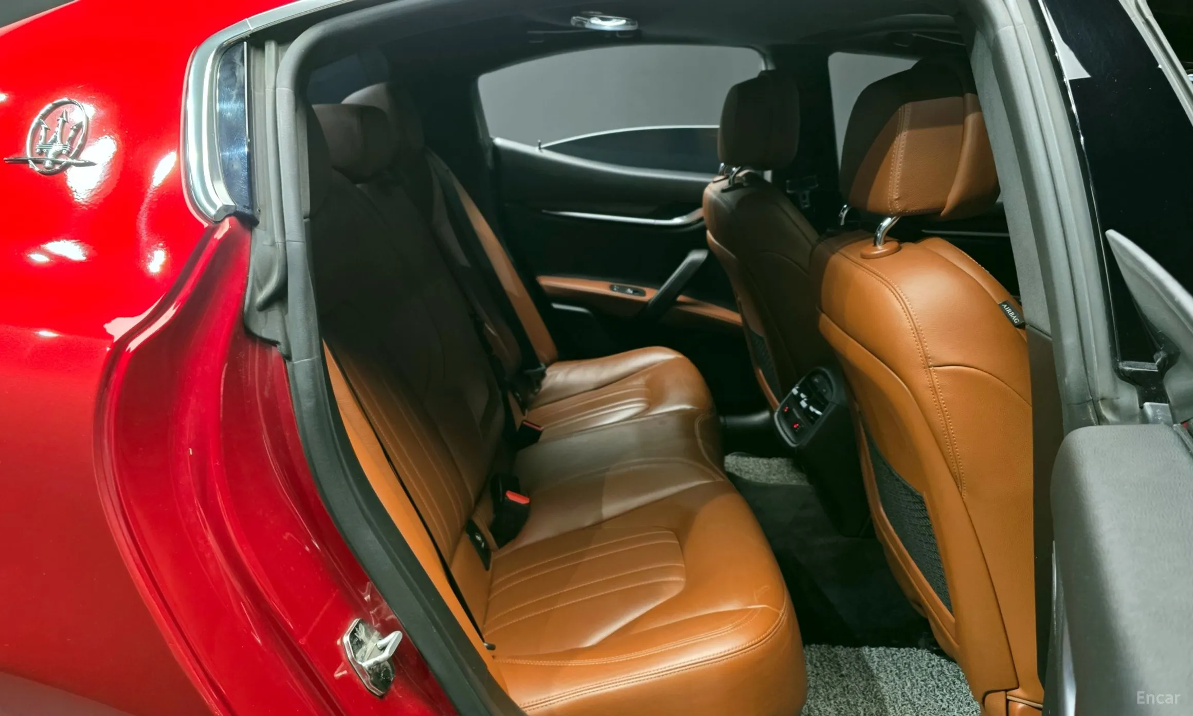 Maserati Ghibli превью 12