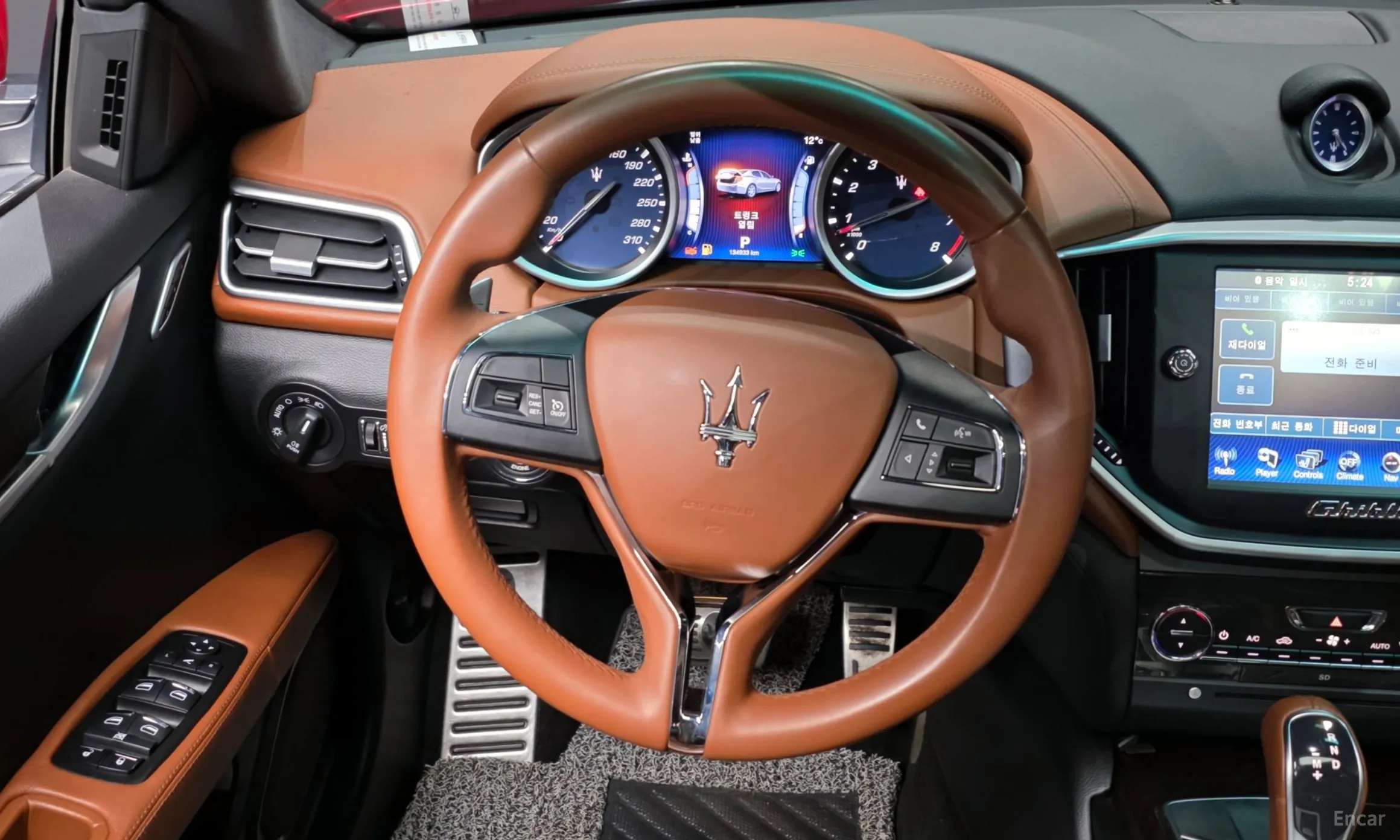 Maserati Ghibli превью 13
