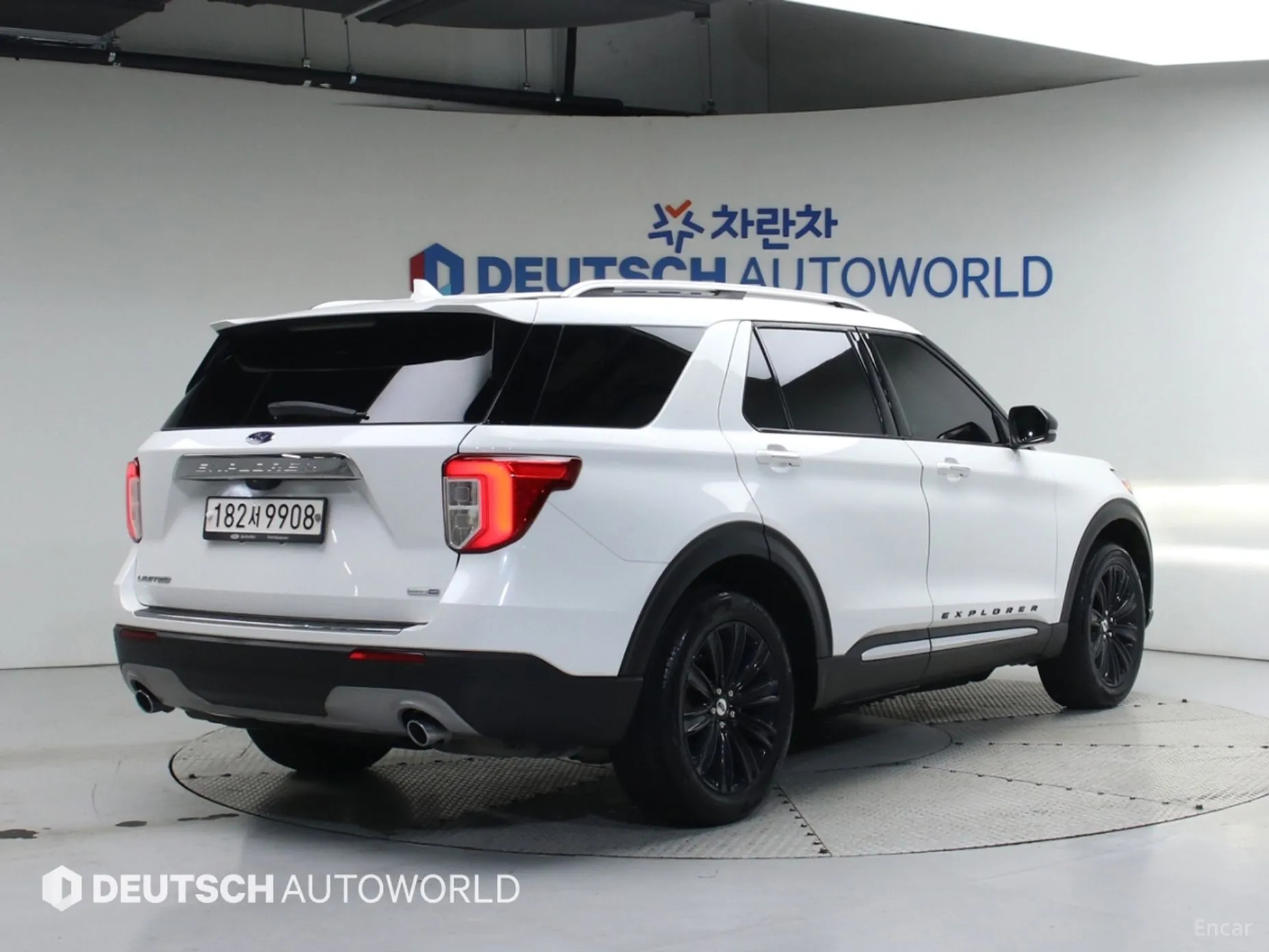 Ford Explorer 6th Generation превью 3