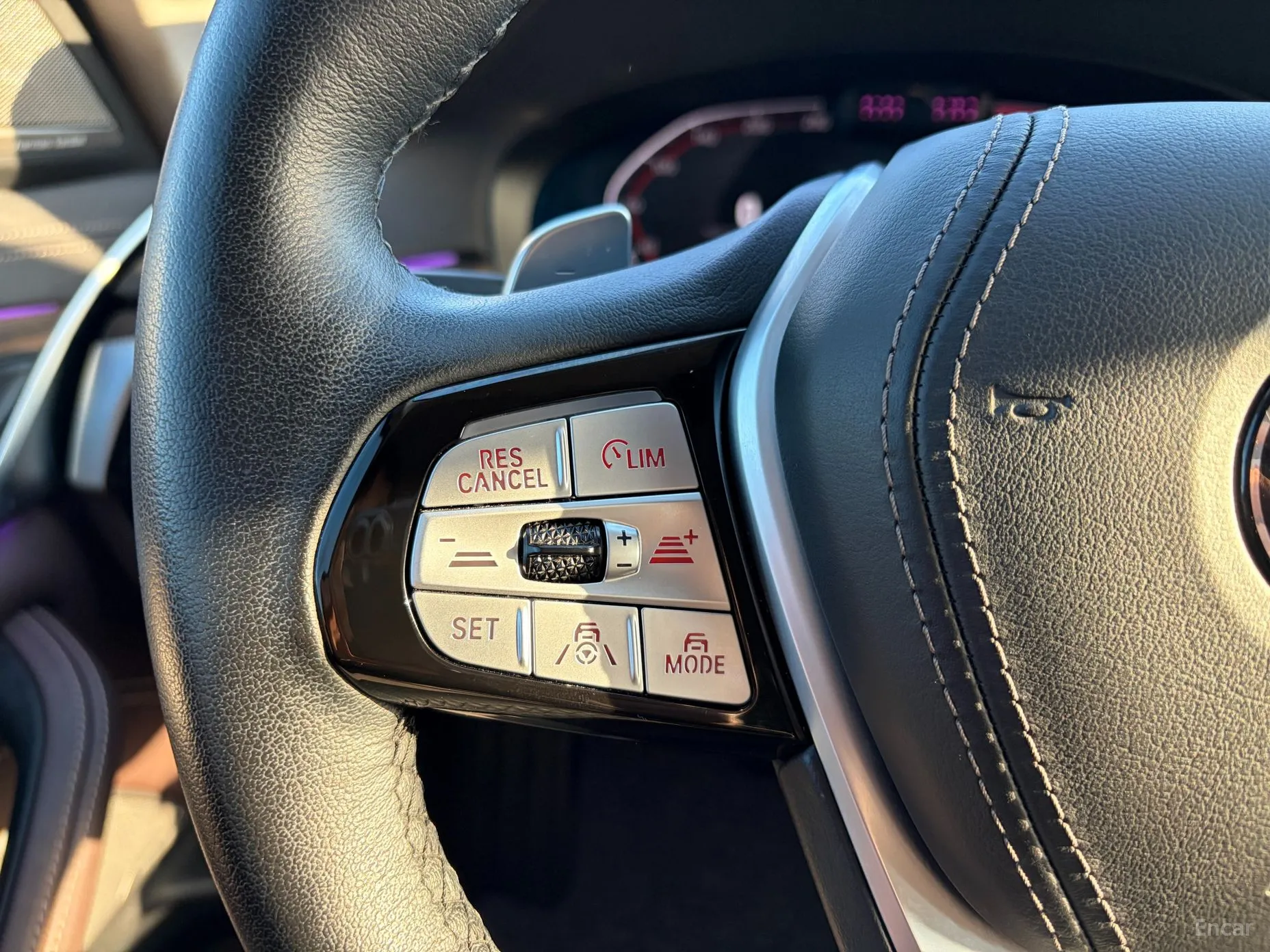 BMW 5 Series (G30) превью 11
