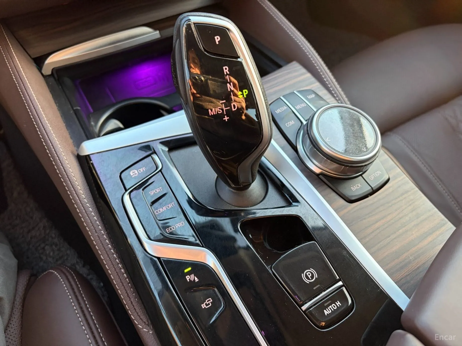 BMW 5 Series (G30) превью 15