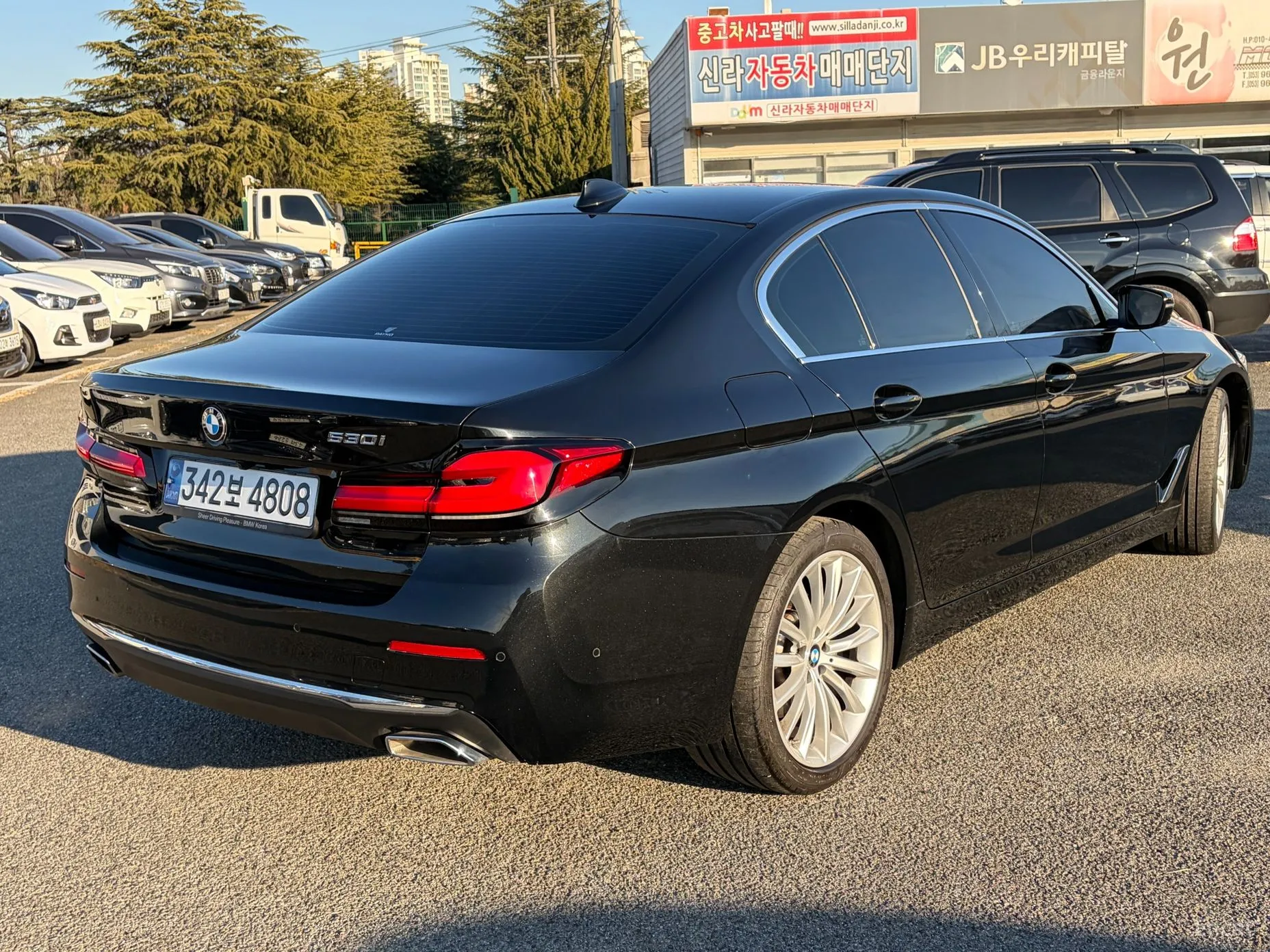 BMW 5 Series (G30) превью 7