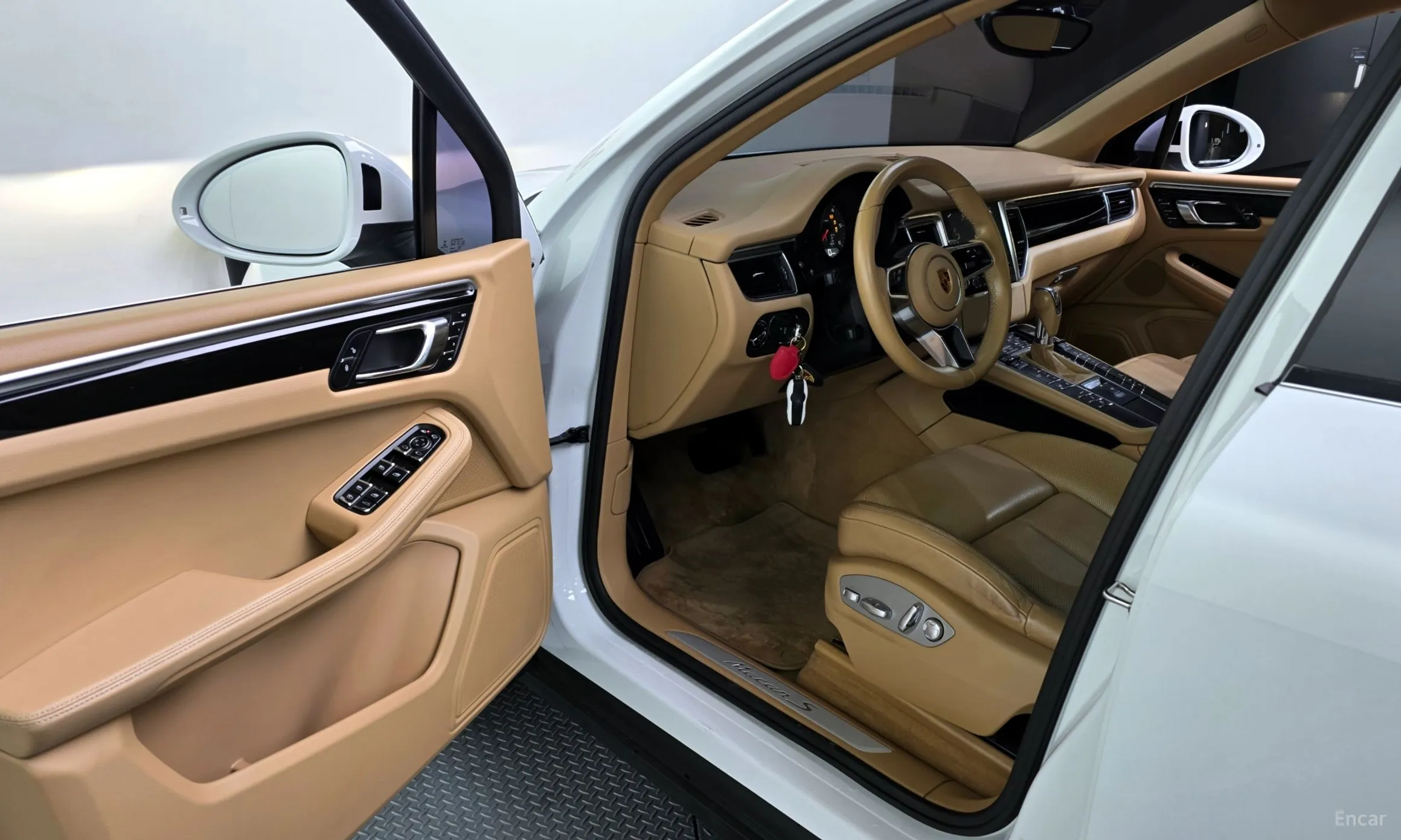 Porsche Macan превью 10