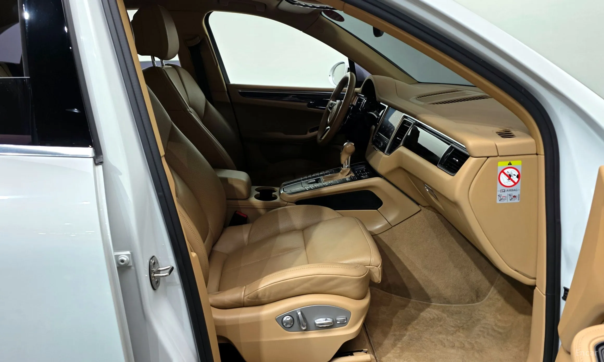 Porsche Macan превью 11
