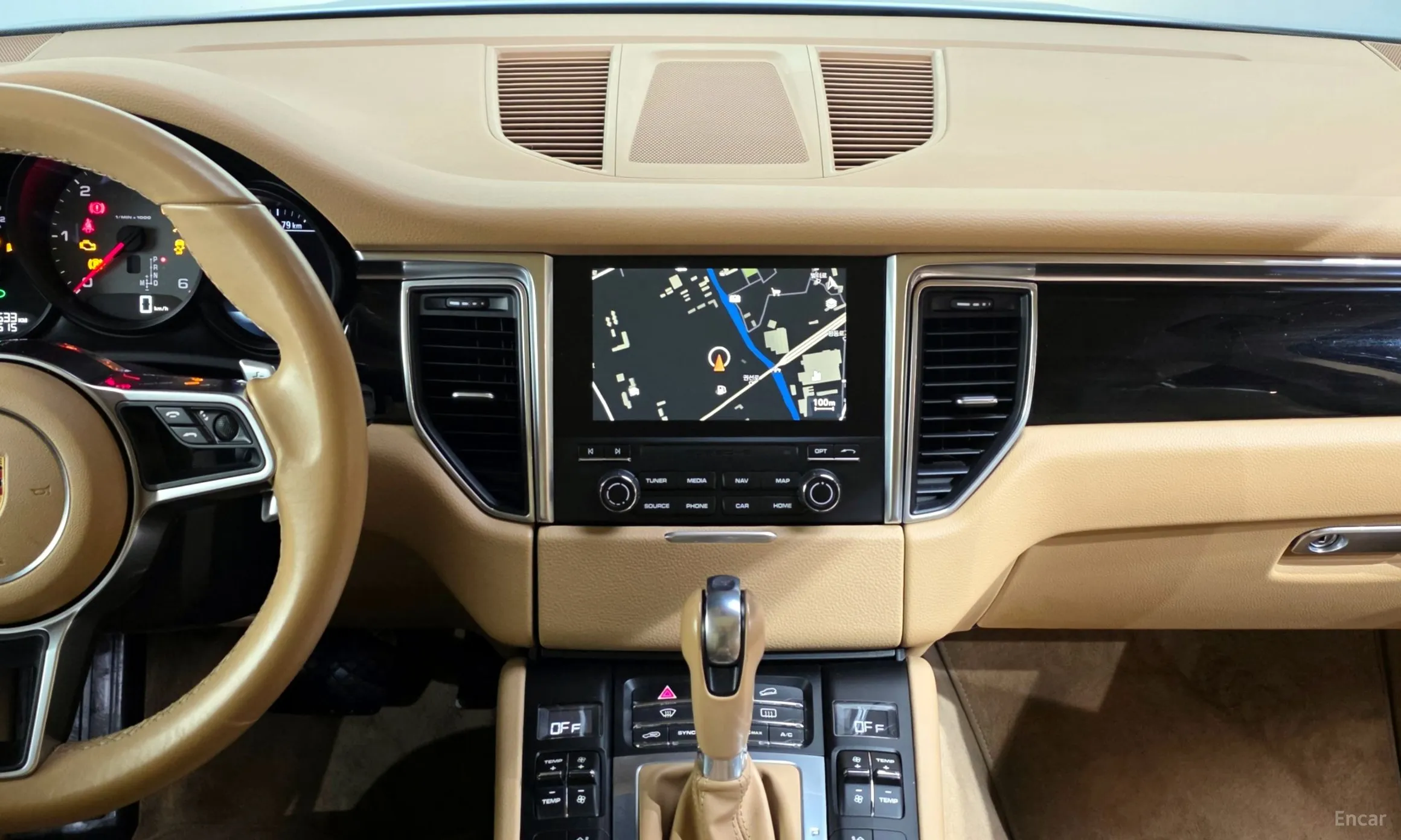 Porsche Macan превью 14