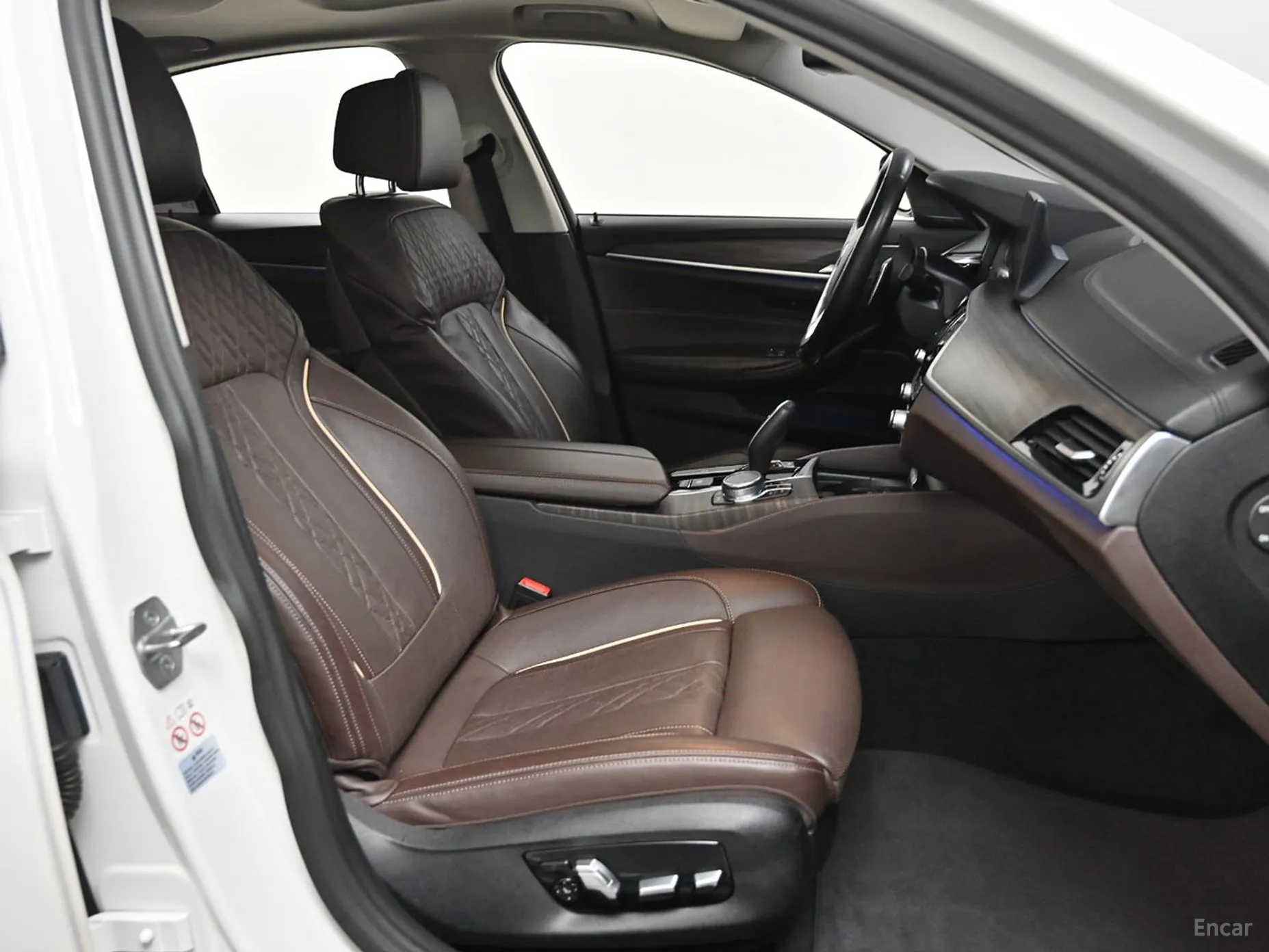 BMW 5 Series (G30) превью 10