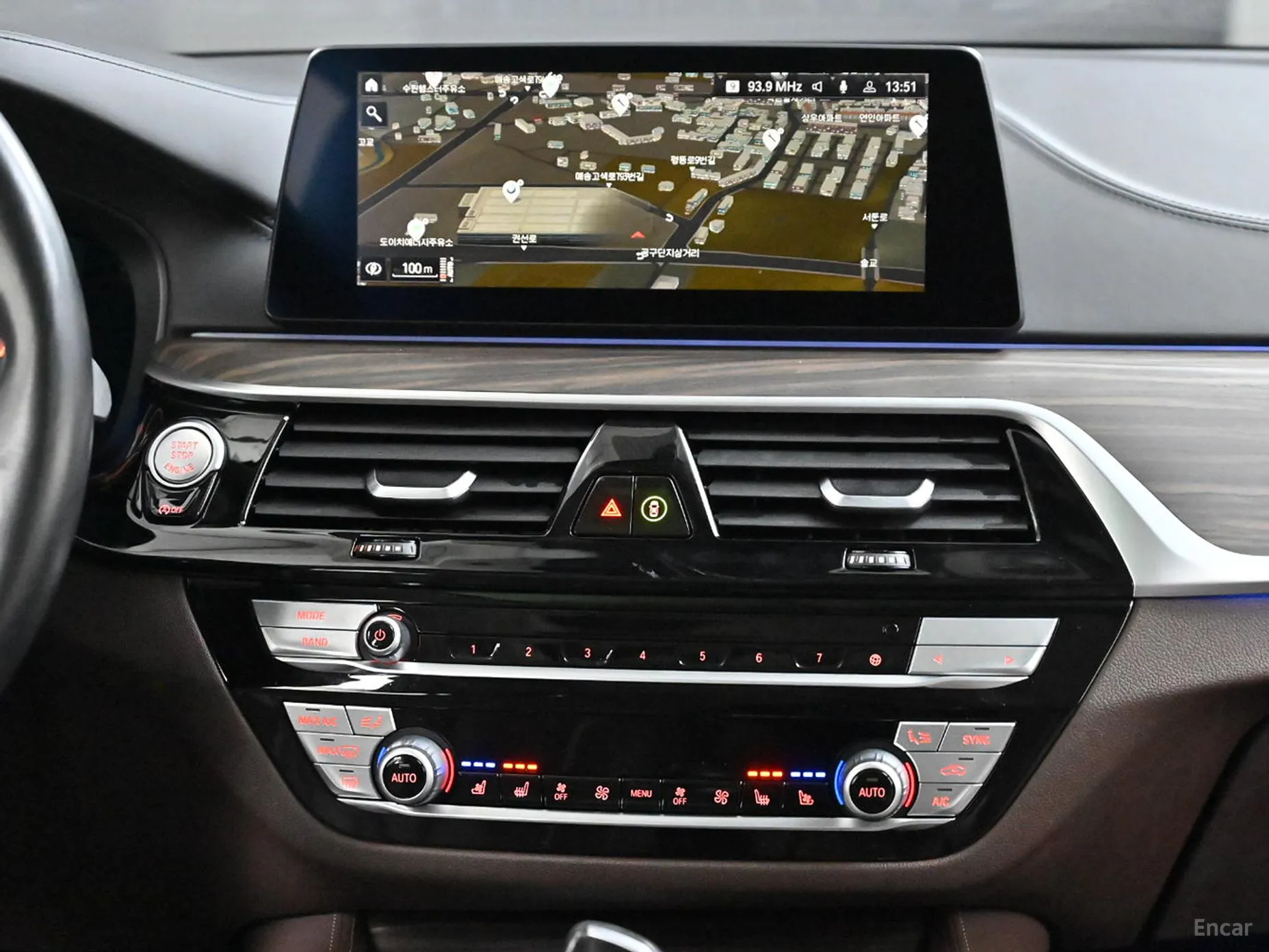 BMW 5 Series (G30) превью 14
