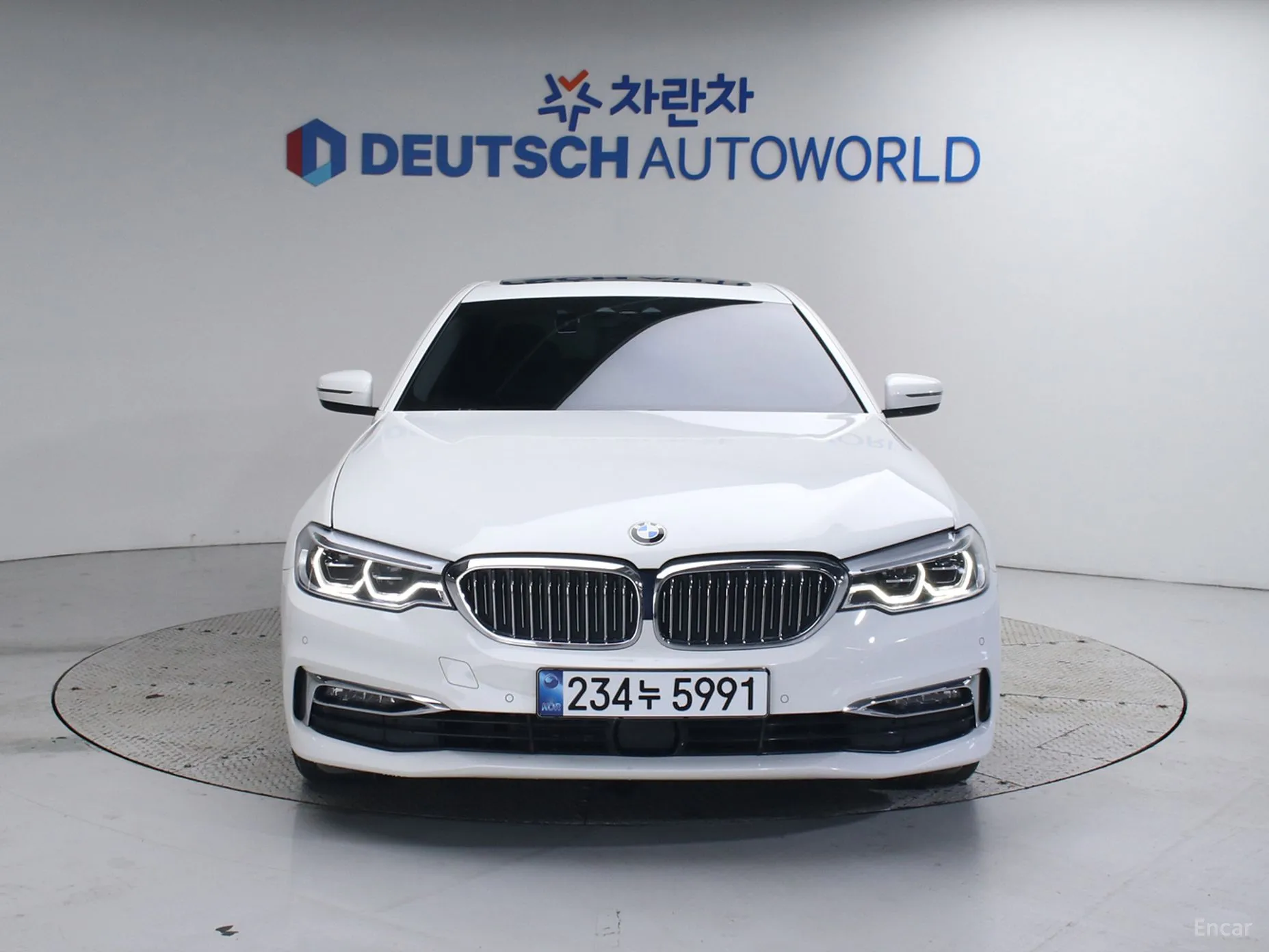BMW 5 Series (G30) превью 3