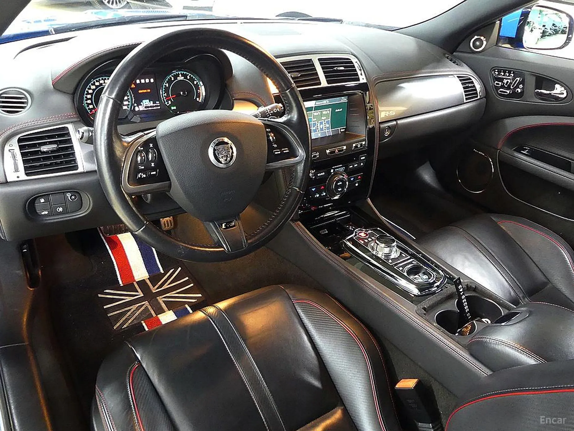 Jaguar XKR-S превью 7