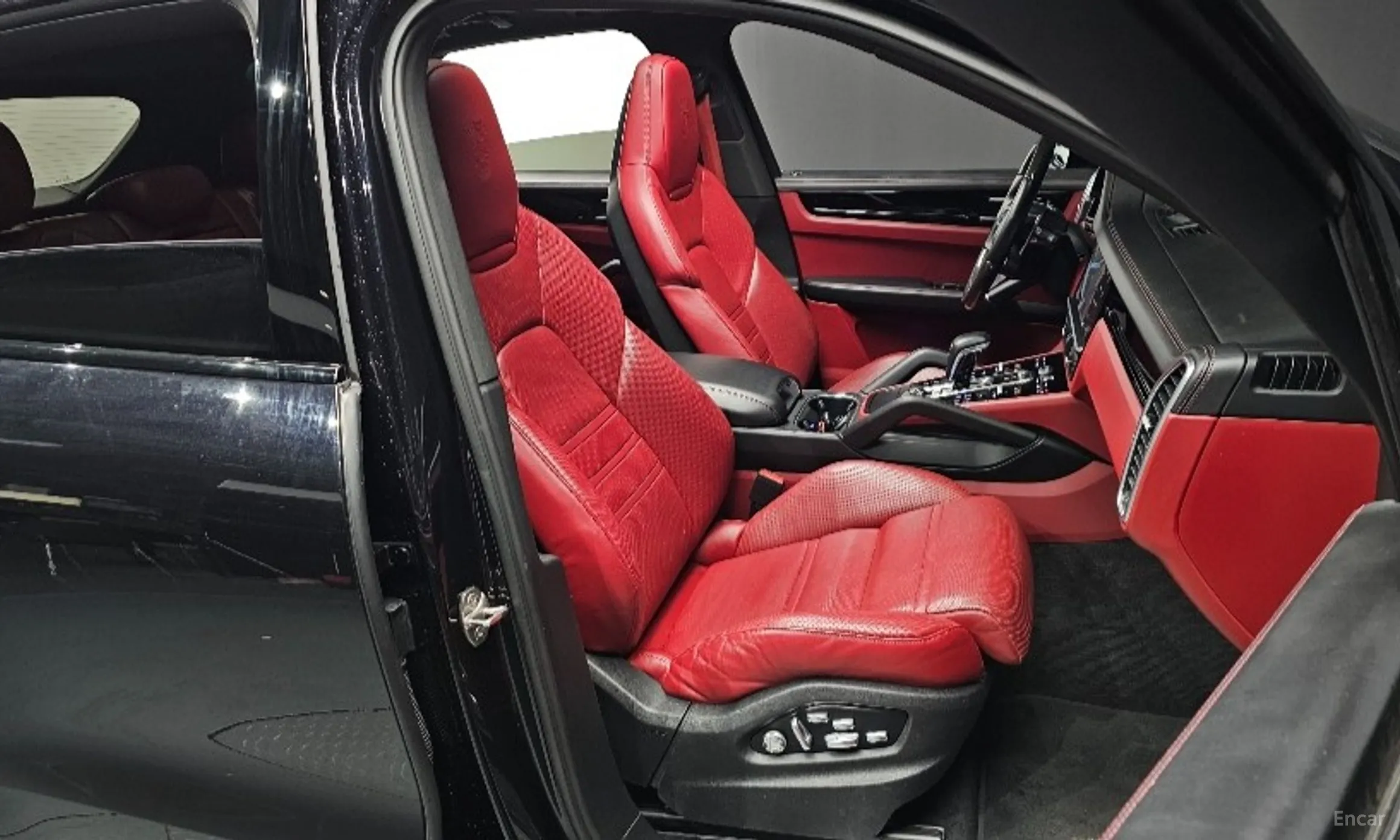 Porsche Cayenne (PO536) превью 10
