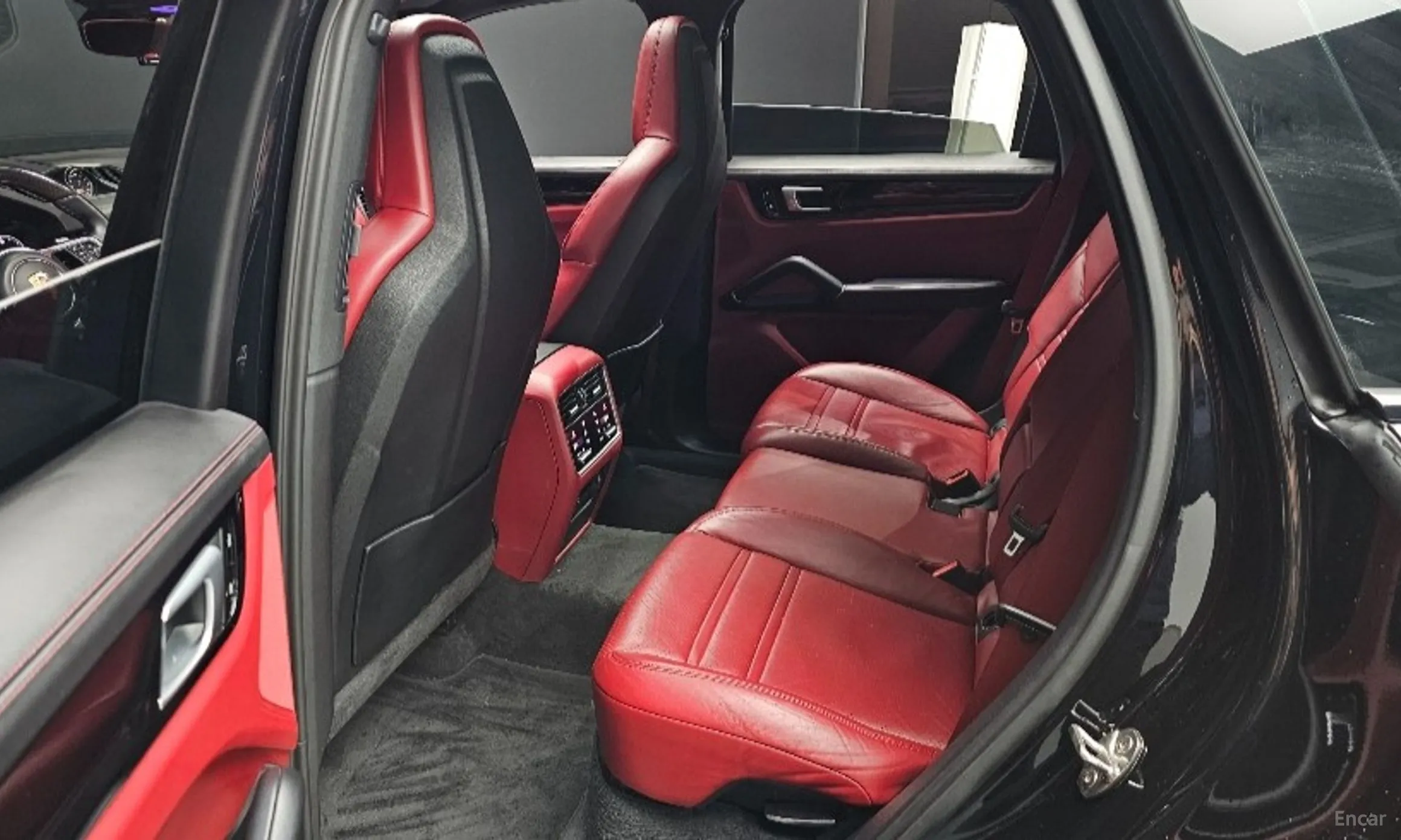 Porsche Cayenne (PO536) превью 12