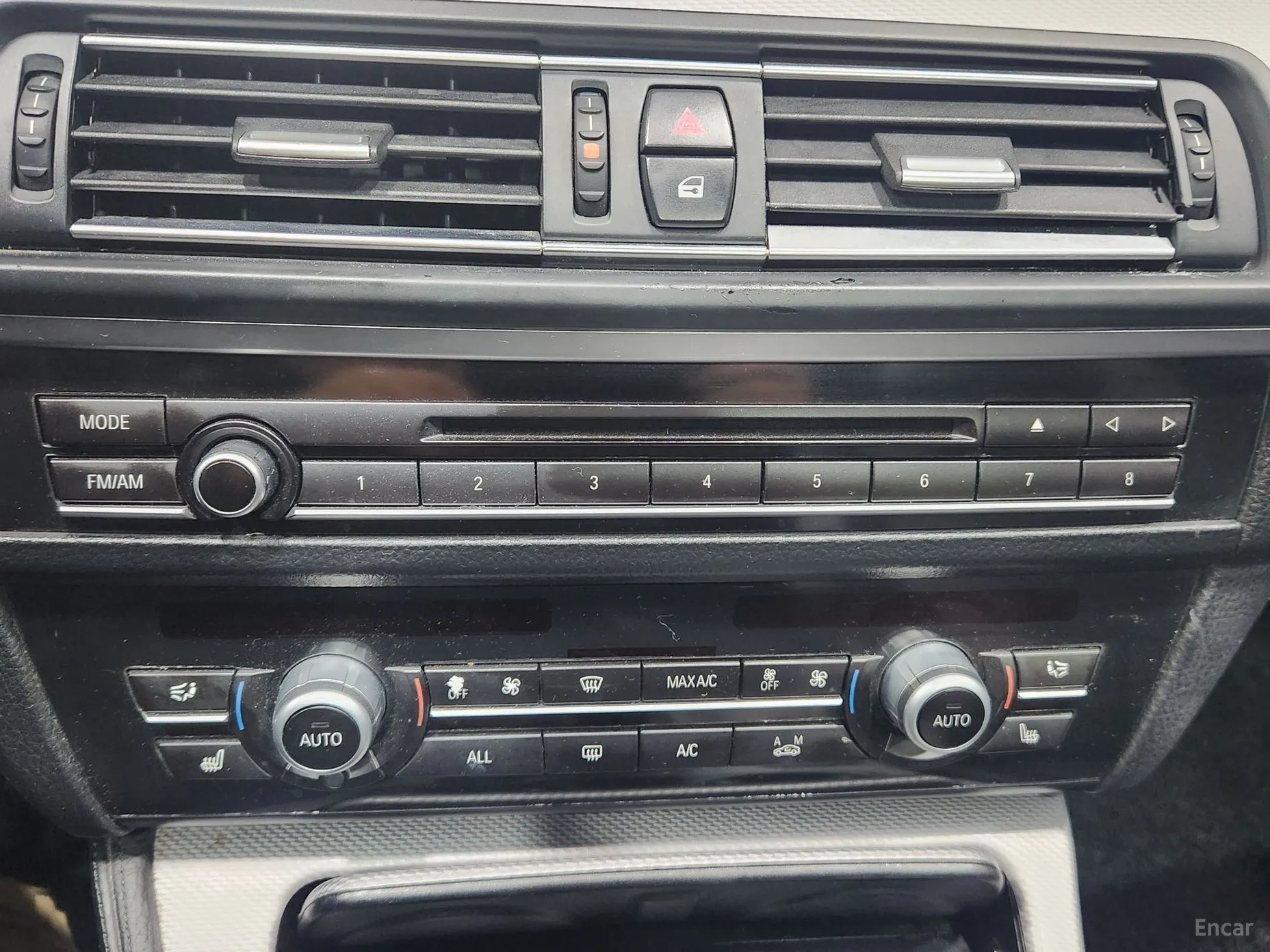 BMW 5 Series (F10) превью 13