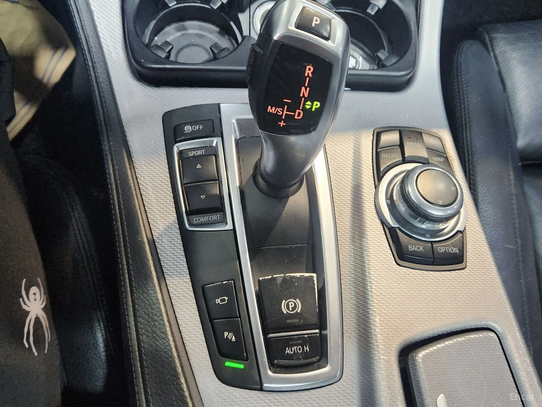BMW 5 Series (F10) превью 14