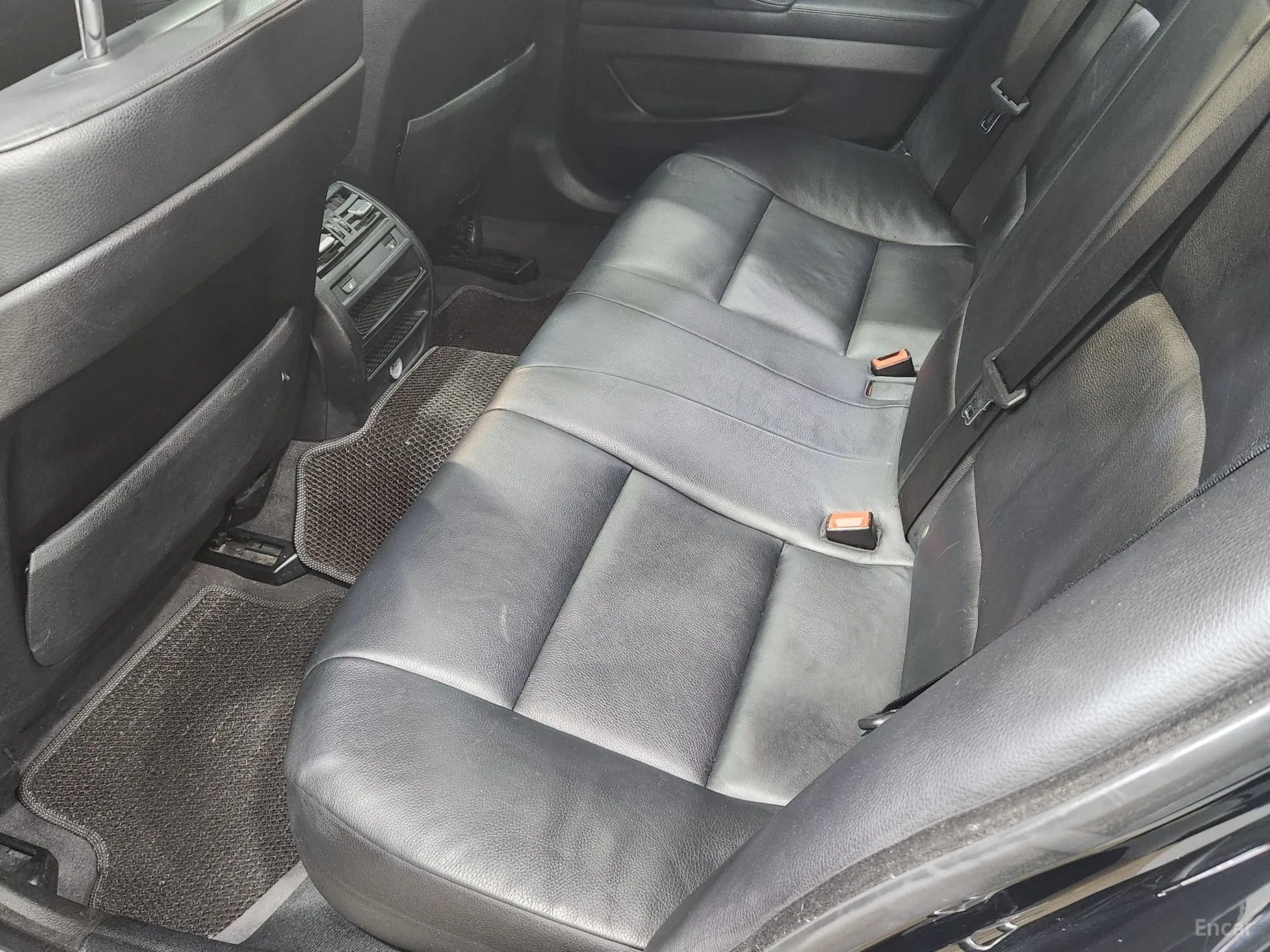 BMW 5 Series (F10) превью 17