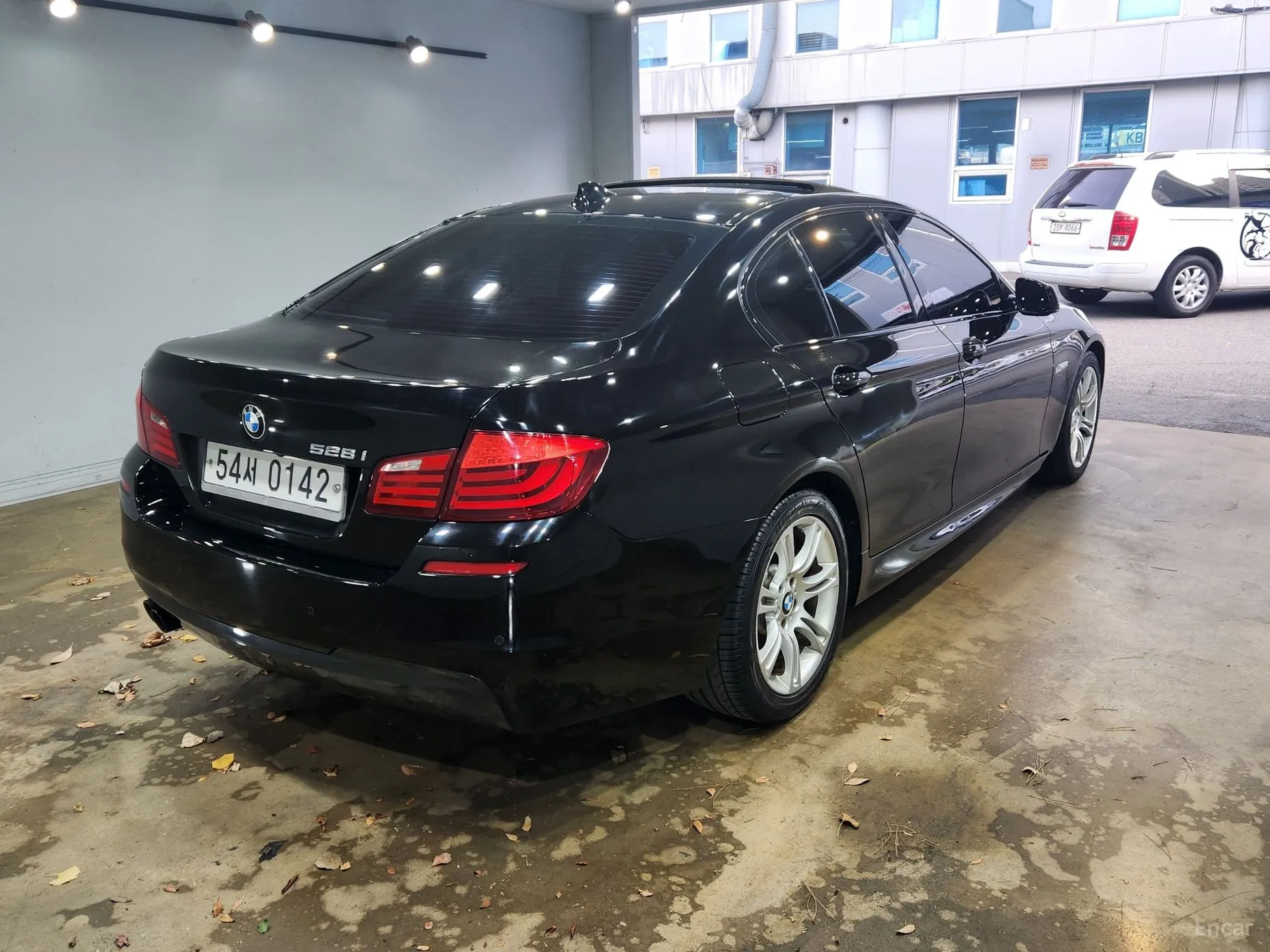 BMW 5 Series (F10) превью 6