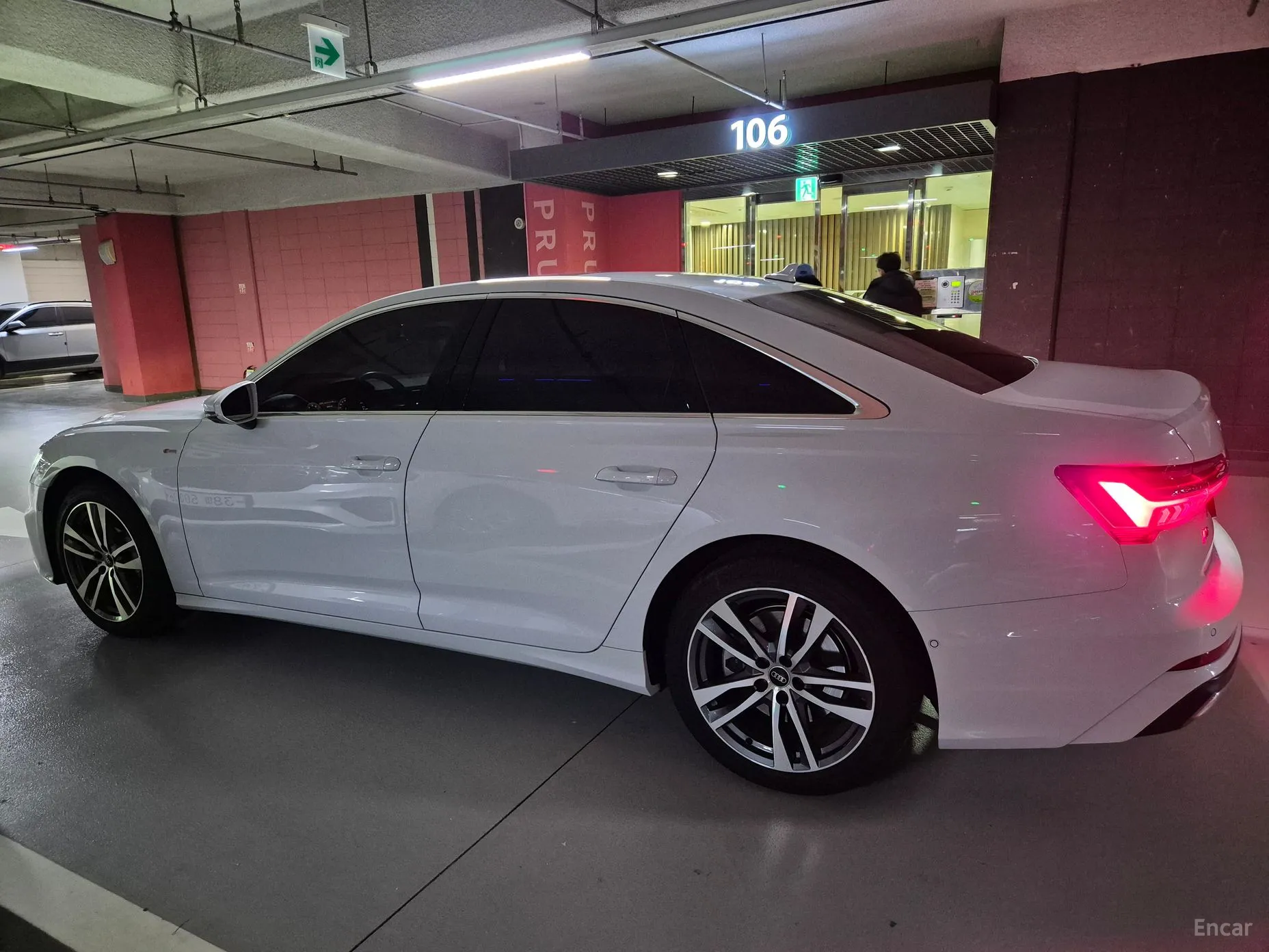 Audi A6 (C8) превью 4