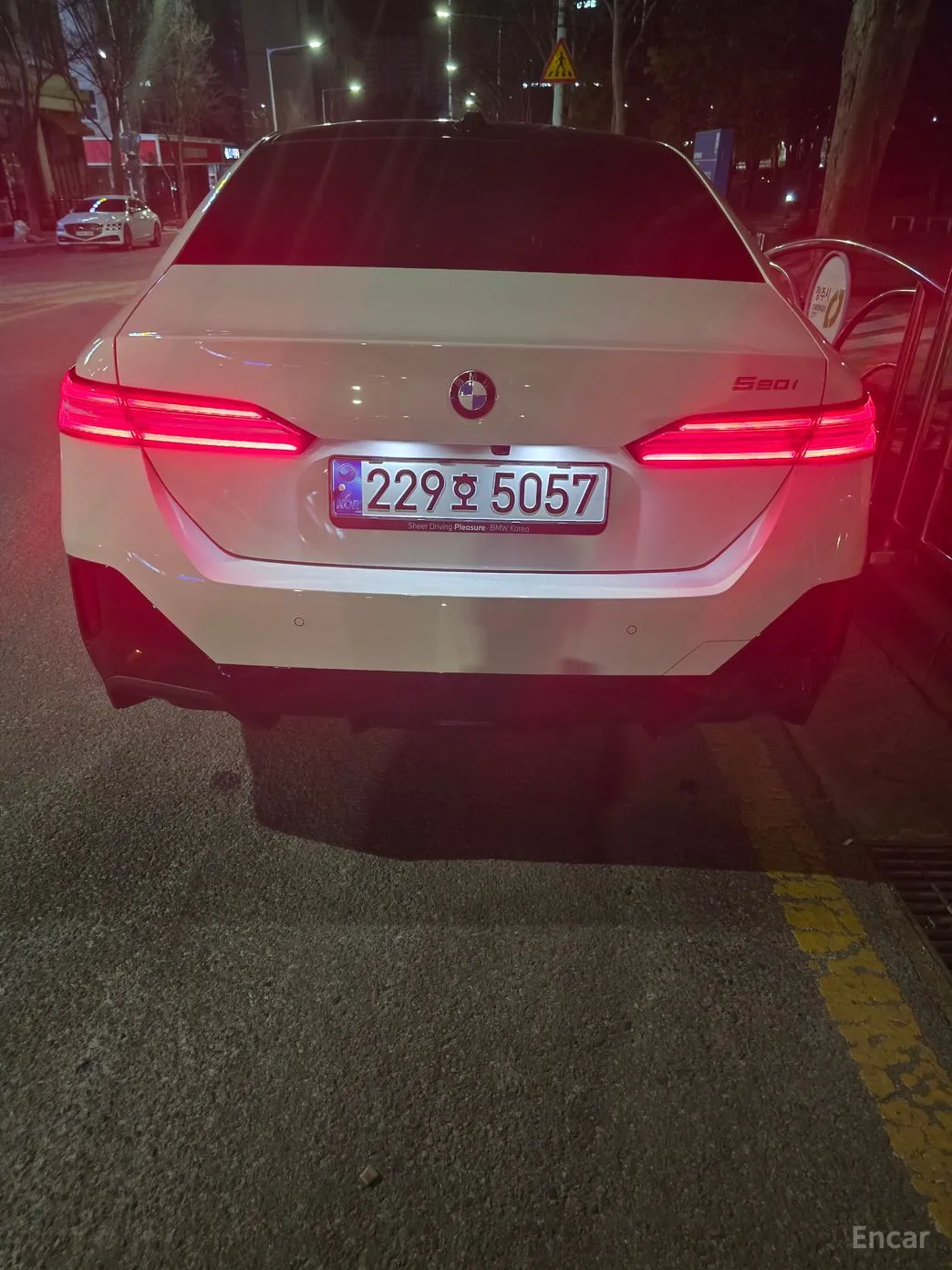 BMW 5 Series (G60) превью 4