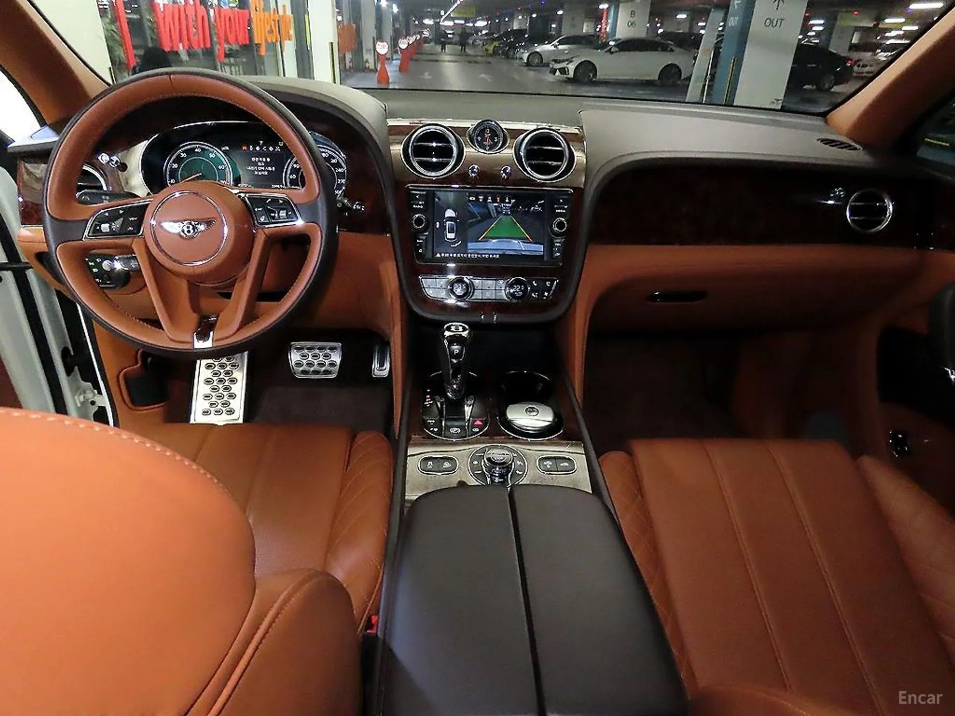 Bentley Bentayga превью 10