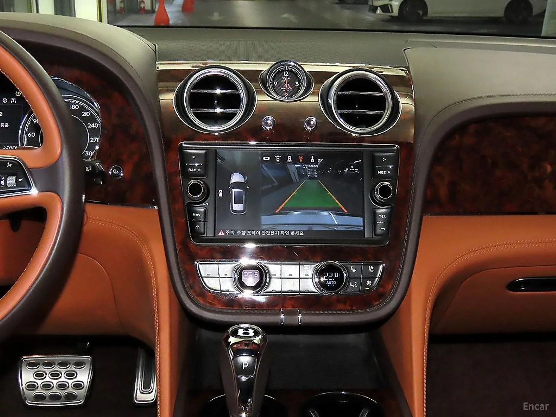Bentley Bentayga превью 11