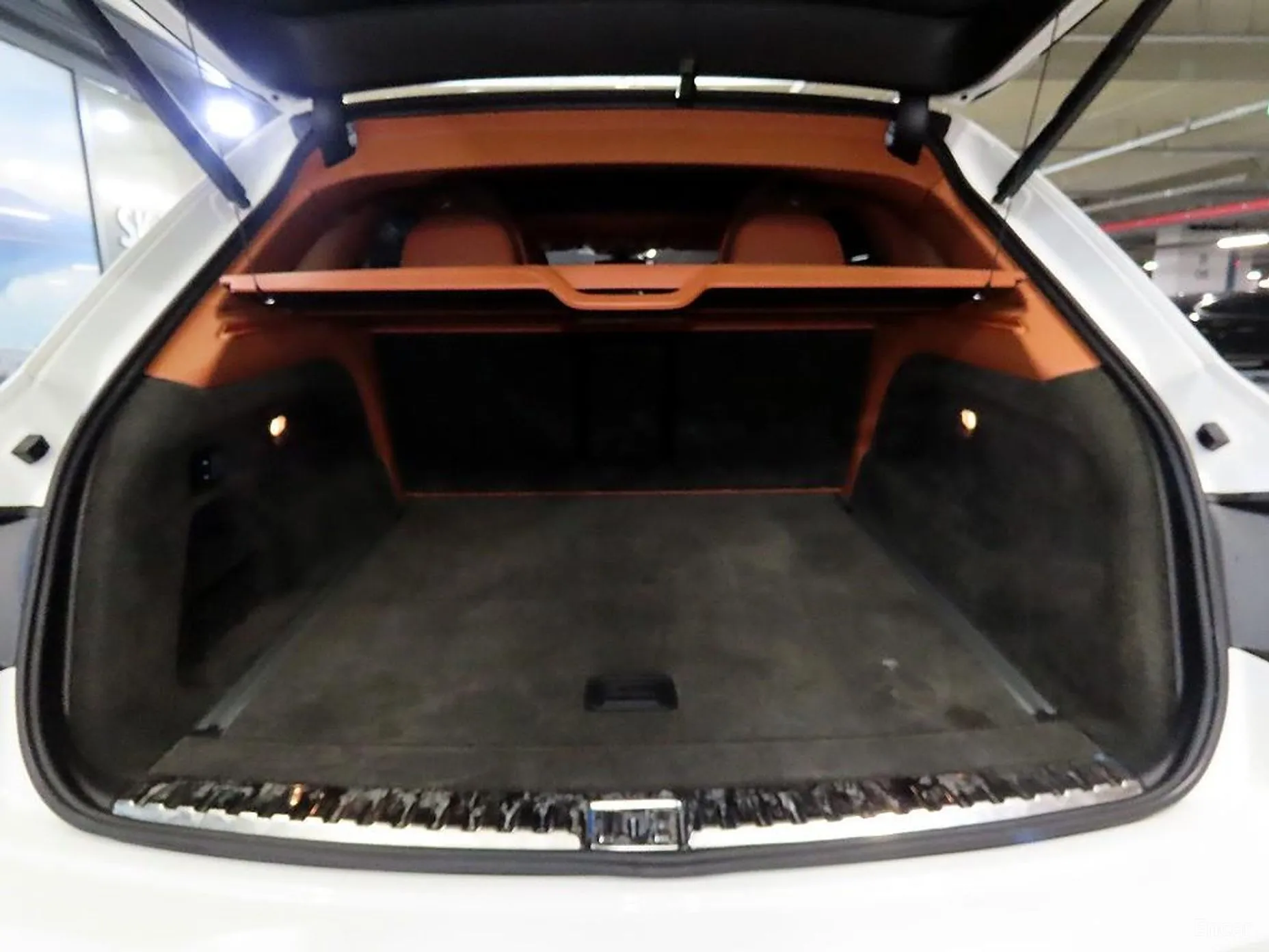 Bentley Bentayga превью 16
