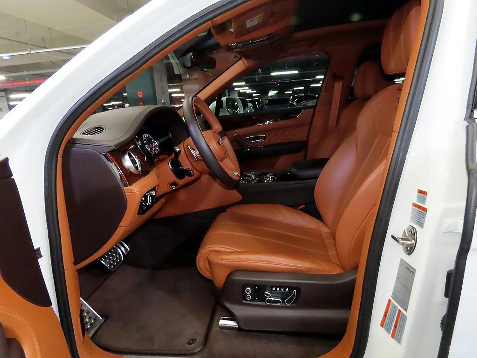 Bentley Bentayga превью 6