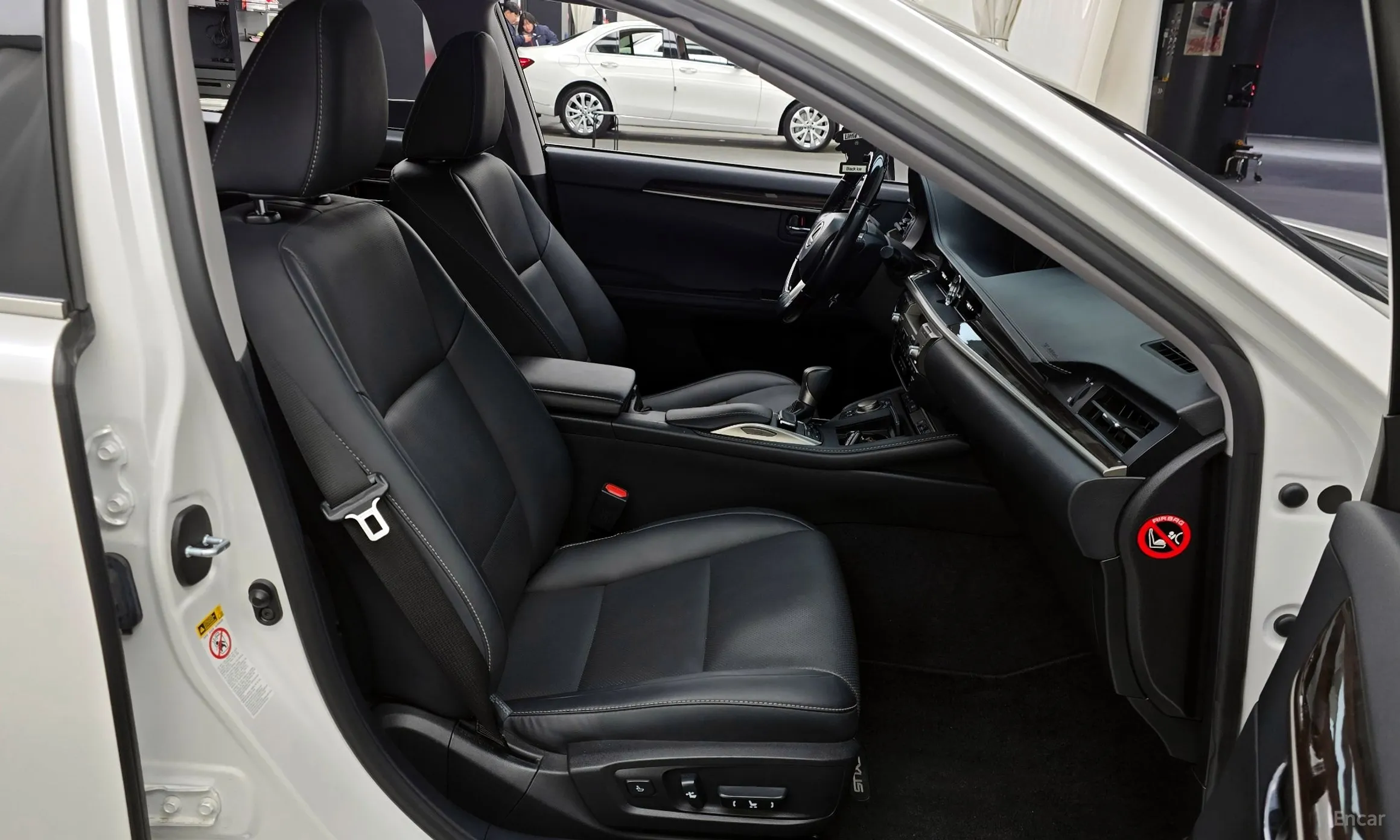 Lexus New ES300h превью 11