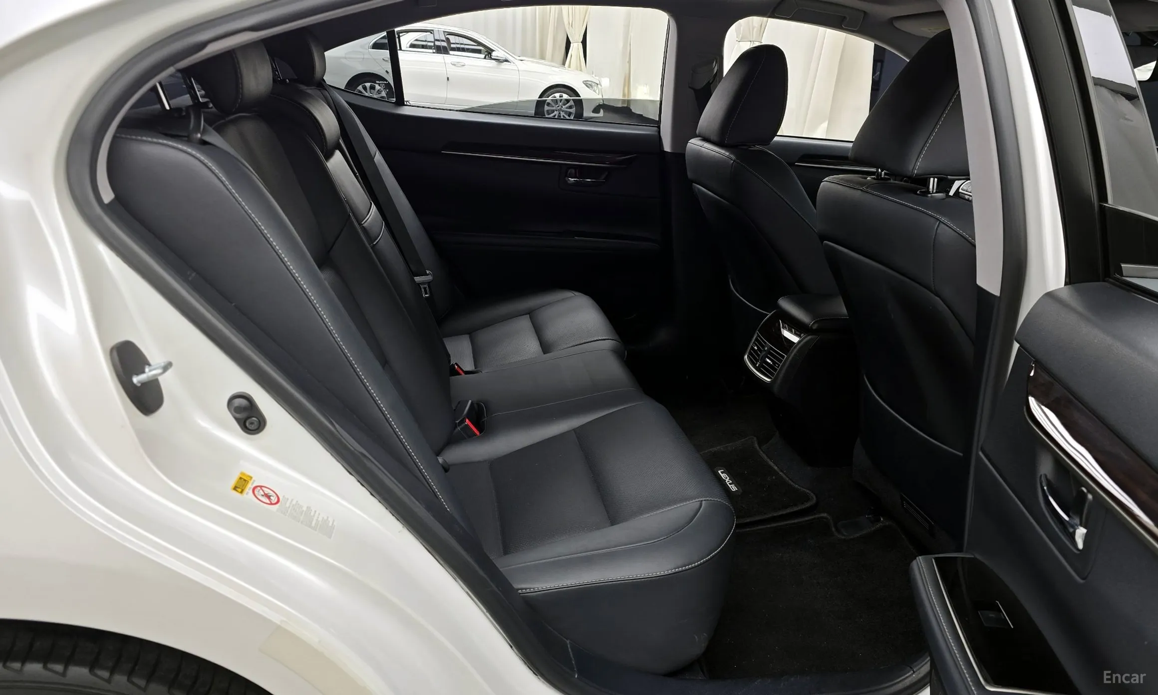 Lexus New ES300h превью 12