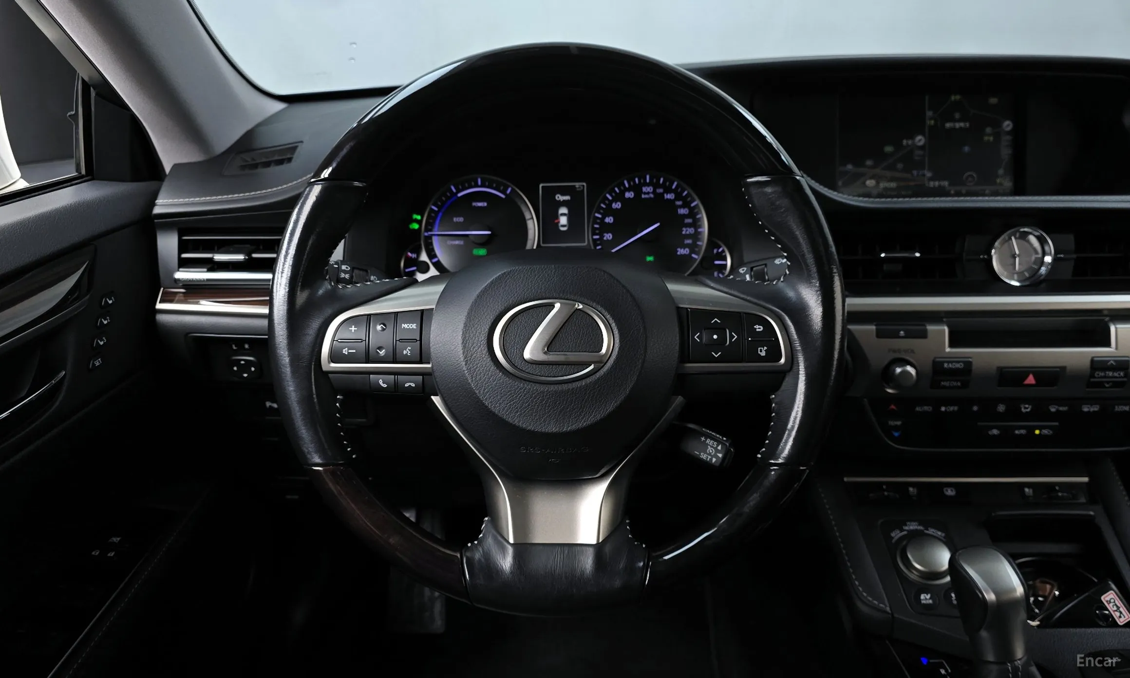 Lexus New ES300h превью 13