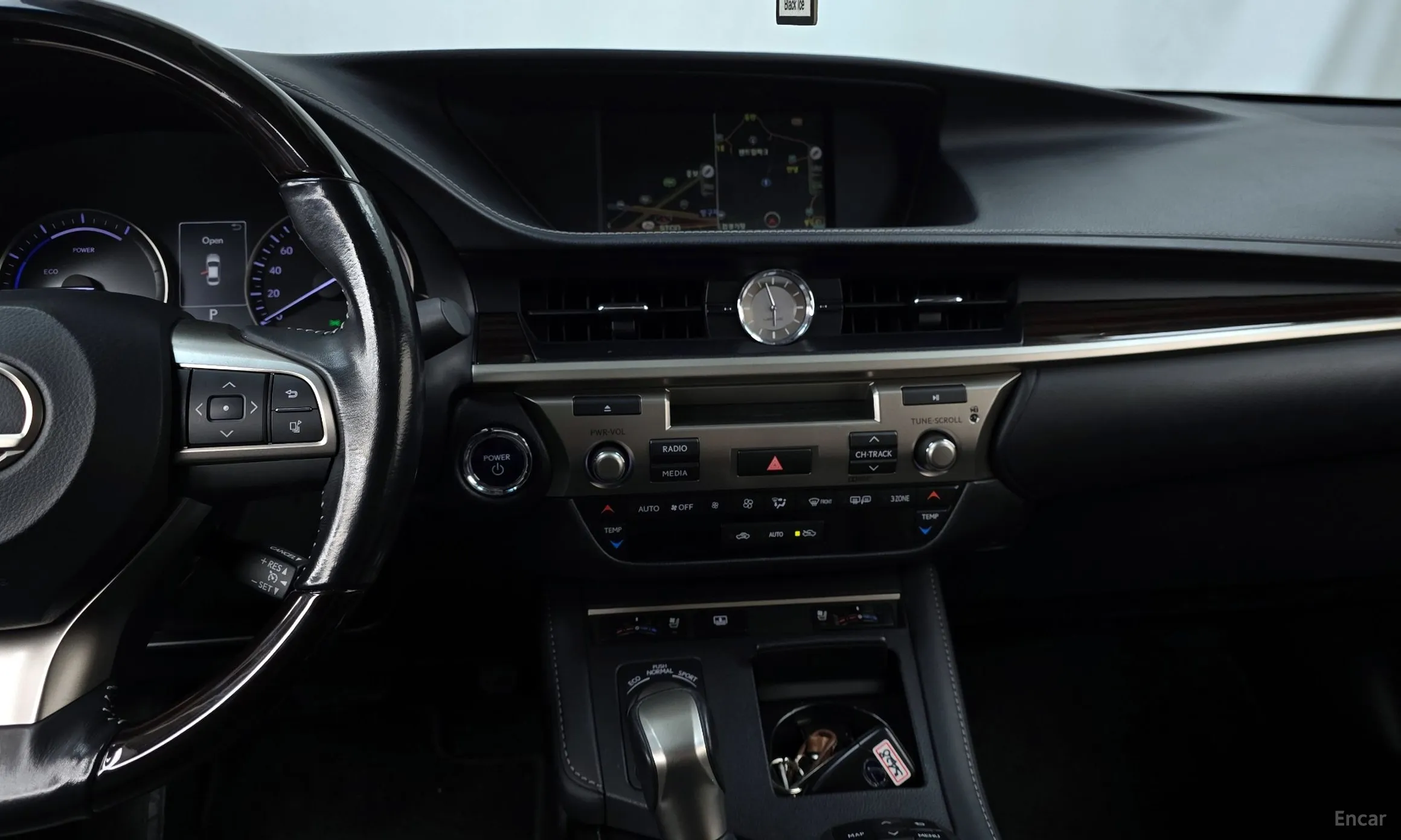 Lexus New ES300h превью 14