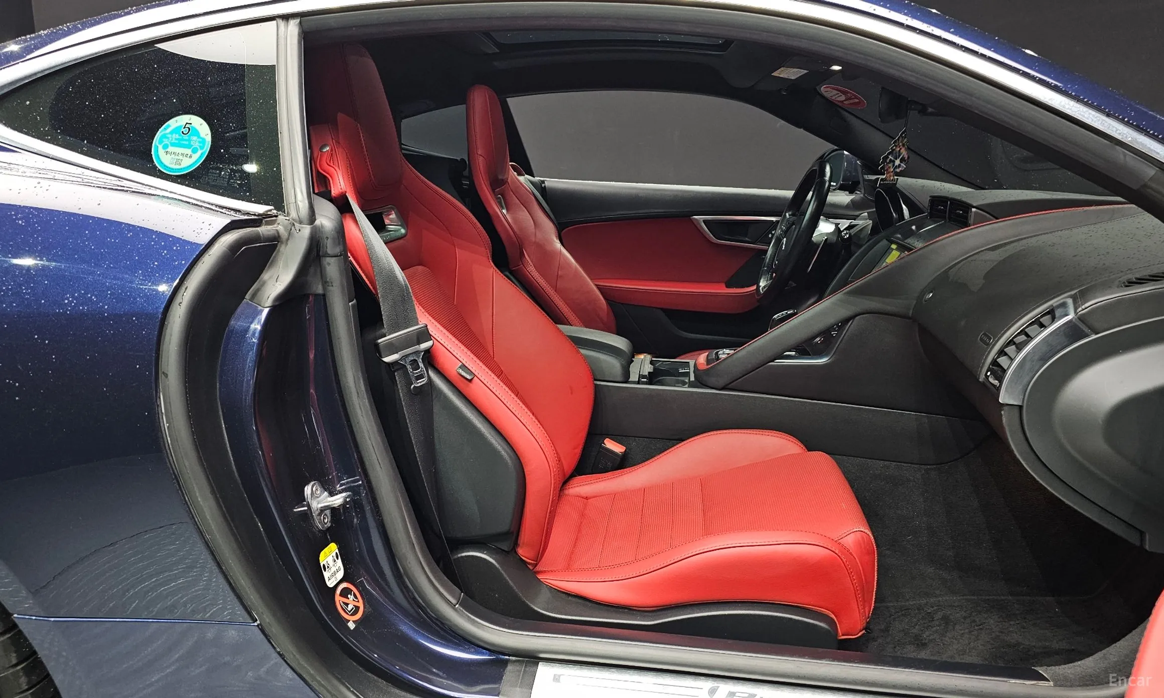 Jaguar F-TYPE превью 10