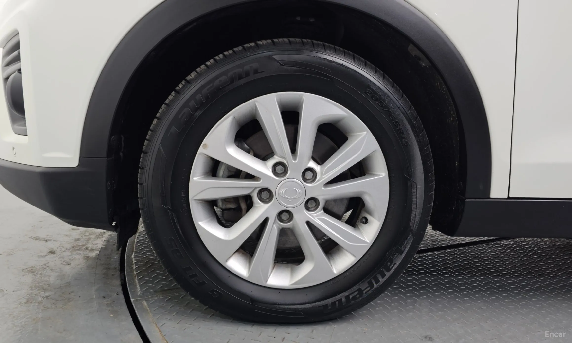 KG Mobility (SsangYong) Berry New Tivoli превью 5
